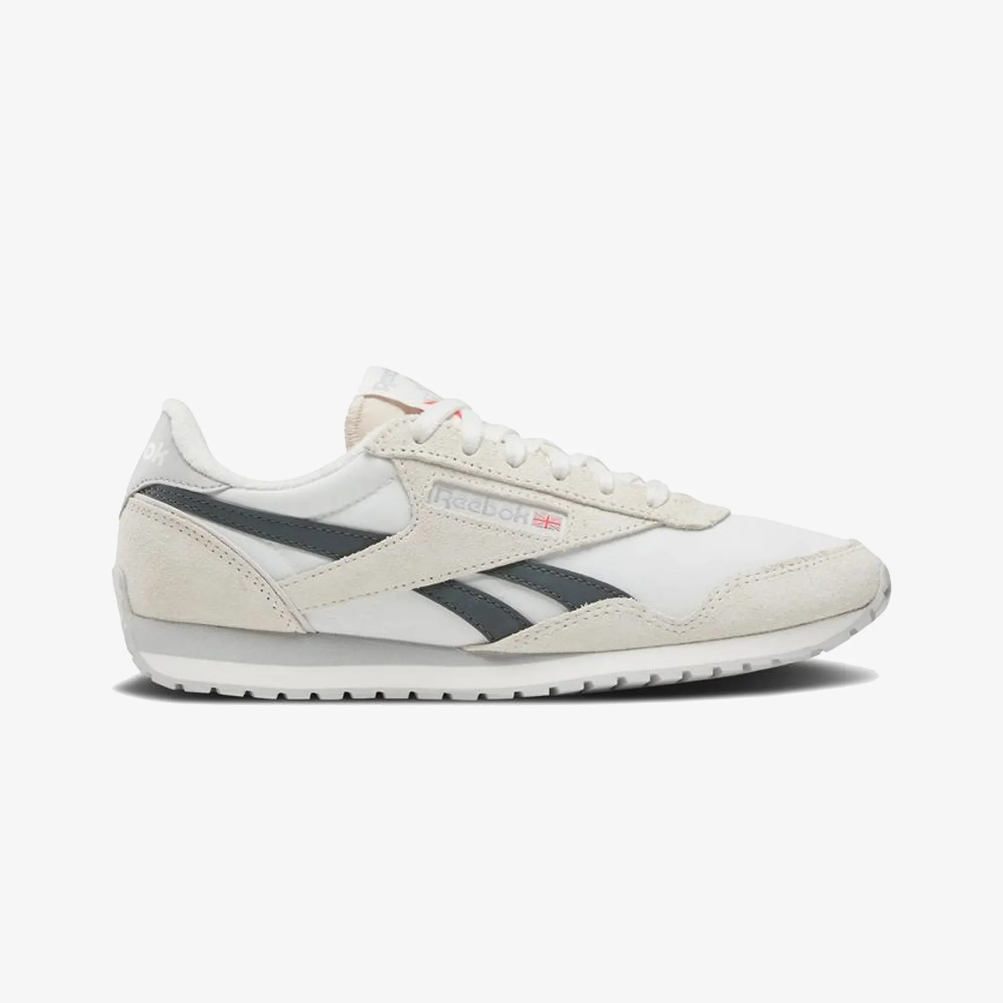 relay running shoe suitability Reebok | CLASSIC AZ { WHITE