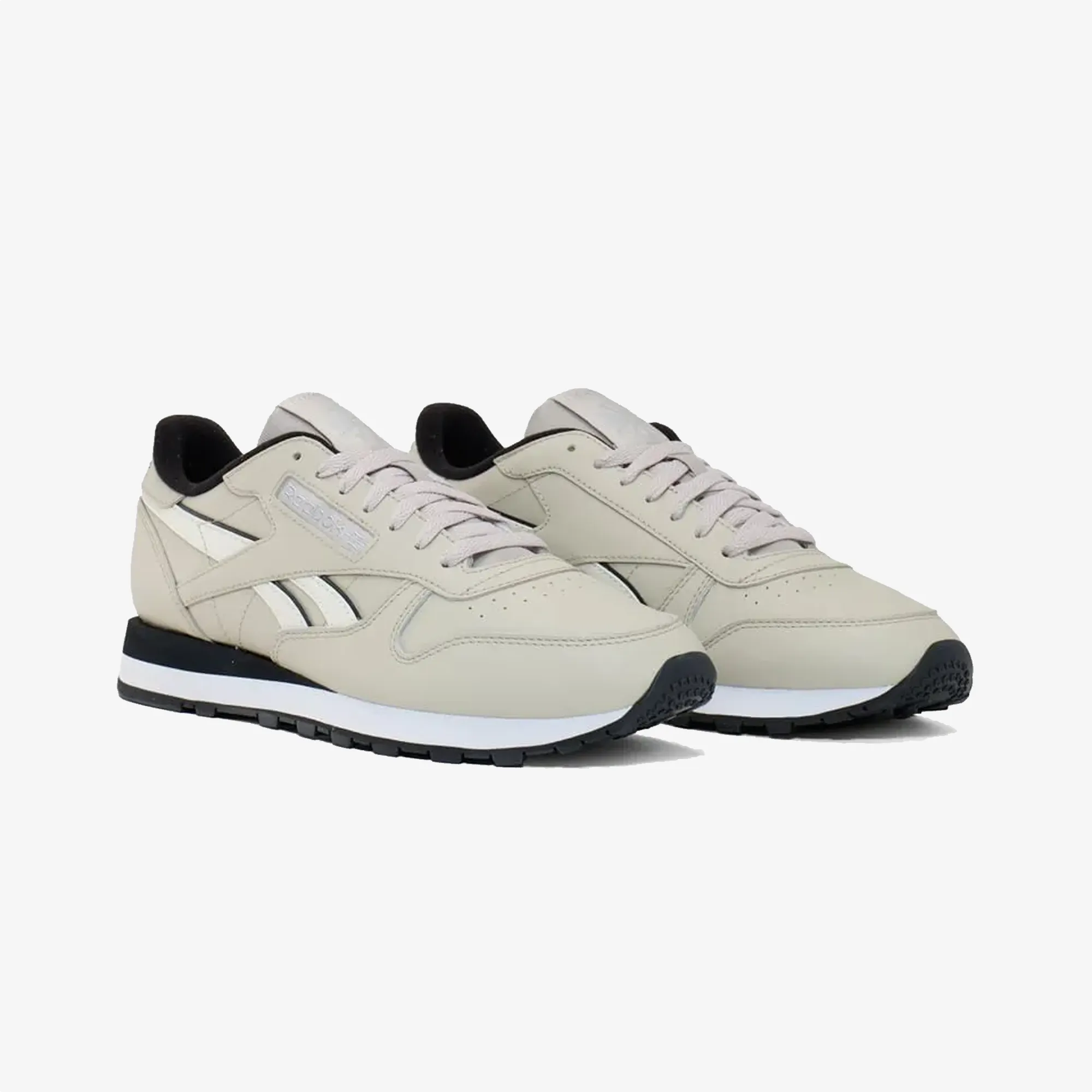 Comfort - enhancing canoeing shoes Reebok | CLASSIC LEATHER { BEIGE