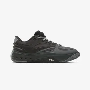 Reebok | ENGINE A BASKETBALL { BLACK multi - surface adaptable
