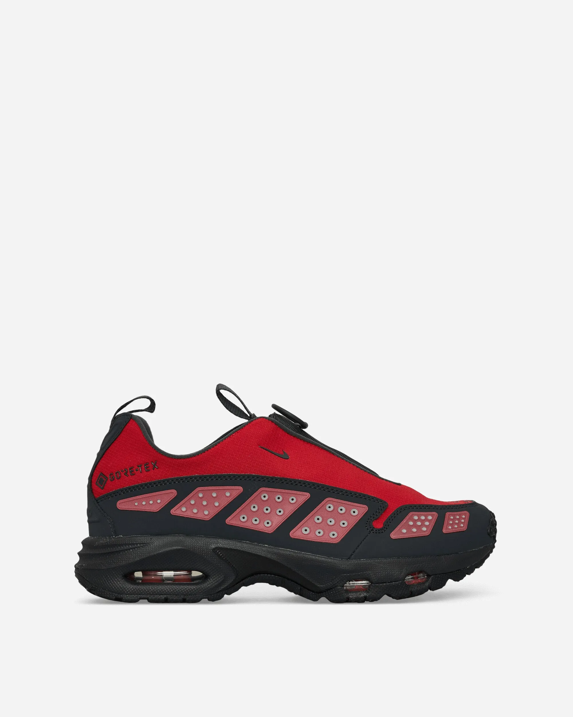 Decoupled Heel Construction Every Terrain Women's Air Max SNDR GORE-TEX Sneakers Fire Red / Dark Smoke Grey