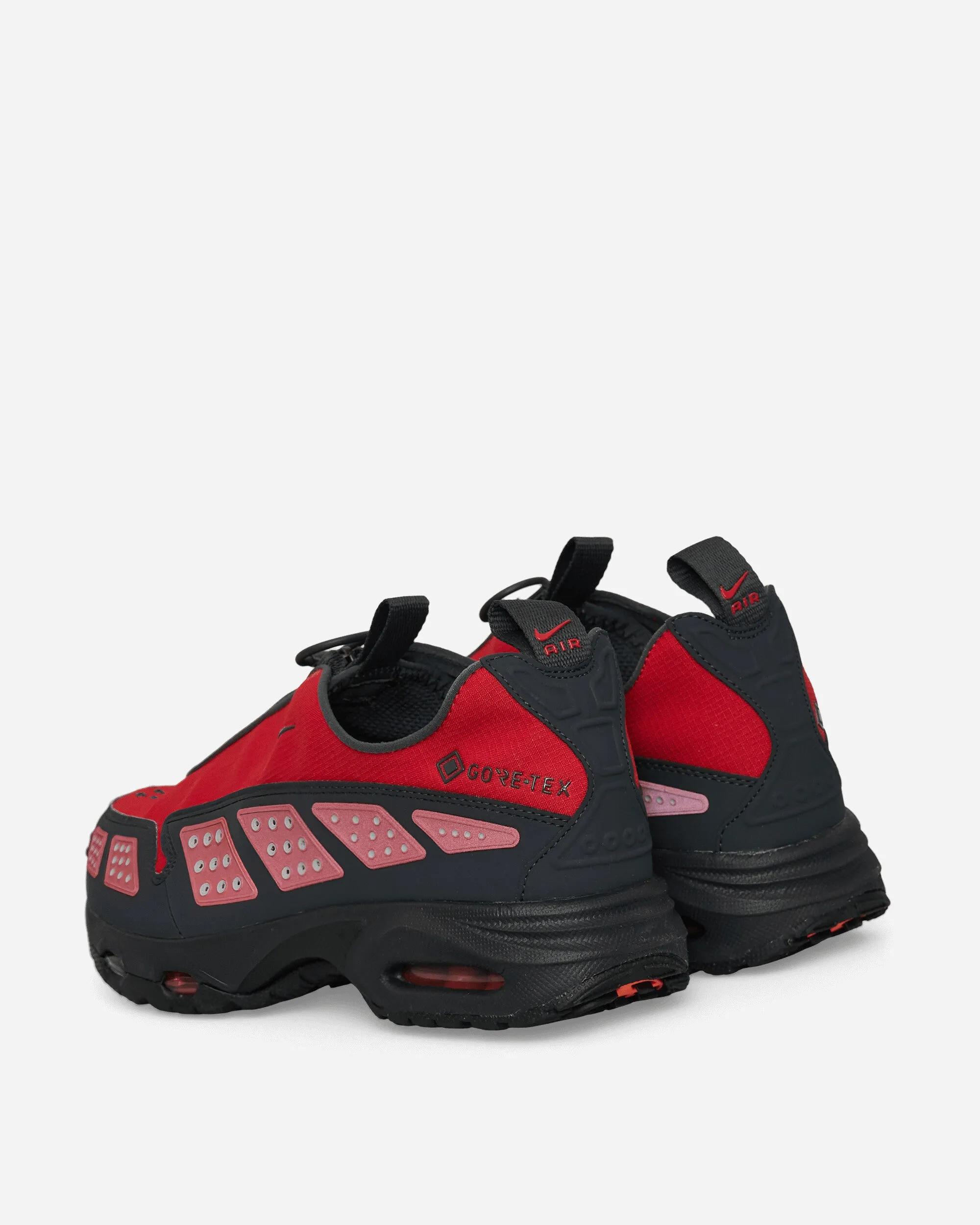 Quick Dry Lining Women's Air Max SNDR GORE-TEX Sneakers Fire Red / Dark Smoke Grey