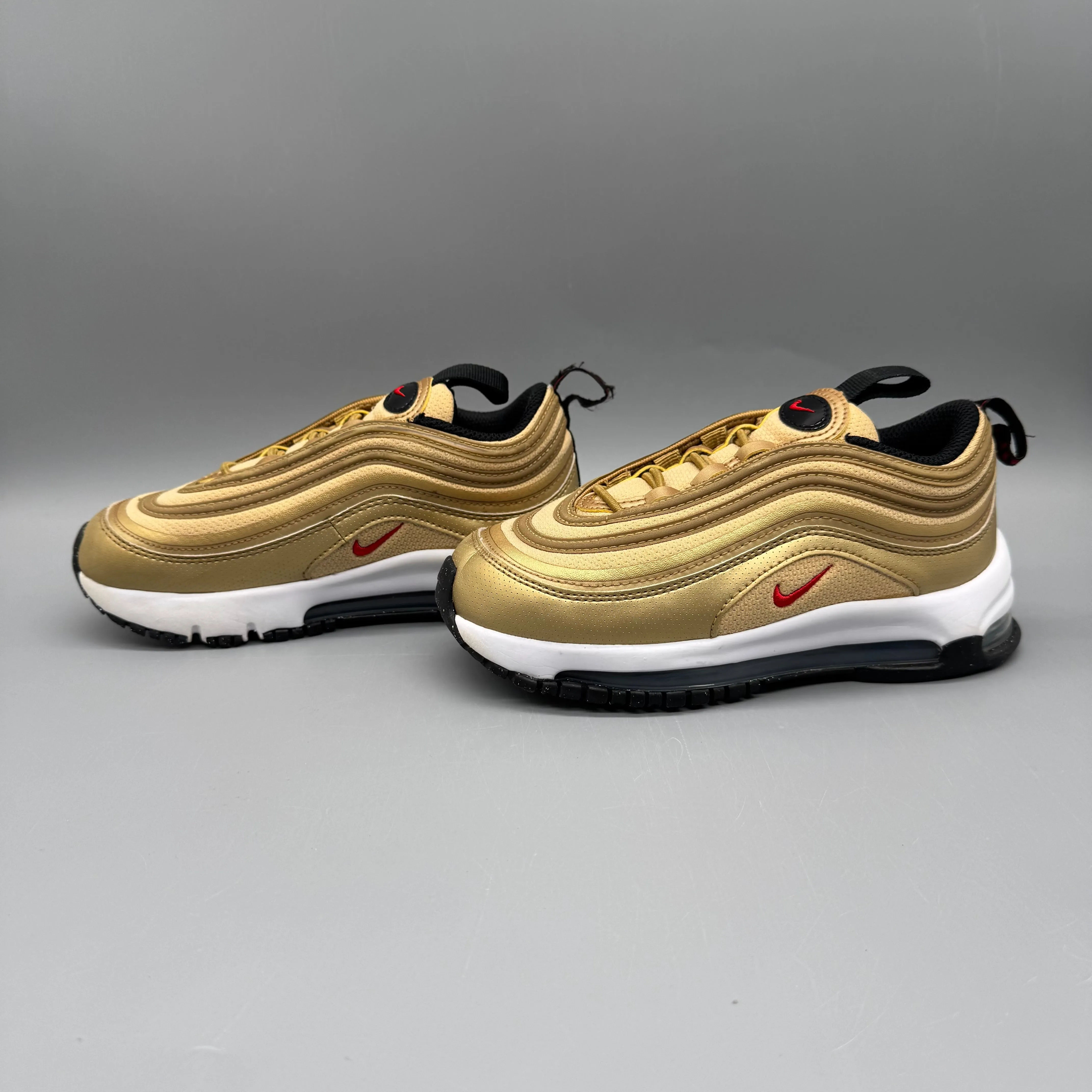 Iconic support Nike / Air Max 97 Metallic Gold / Running Shoes / US12