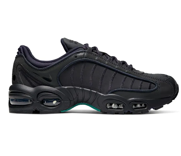 All Day Slip Resistant Compound Men's Nike Air Max Tailwind IV SP (Black/Reflective)