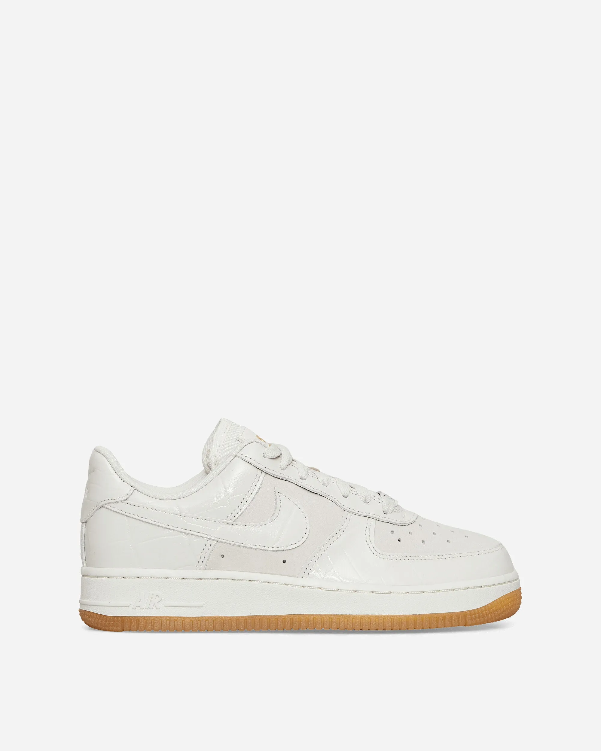 Airflow Venting Neutral Control Women's Air Force 1 '07 LX Sneakers Phantom