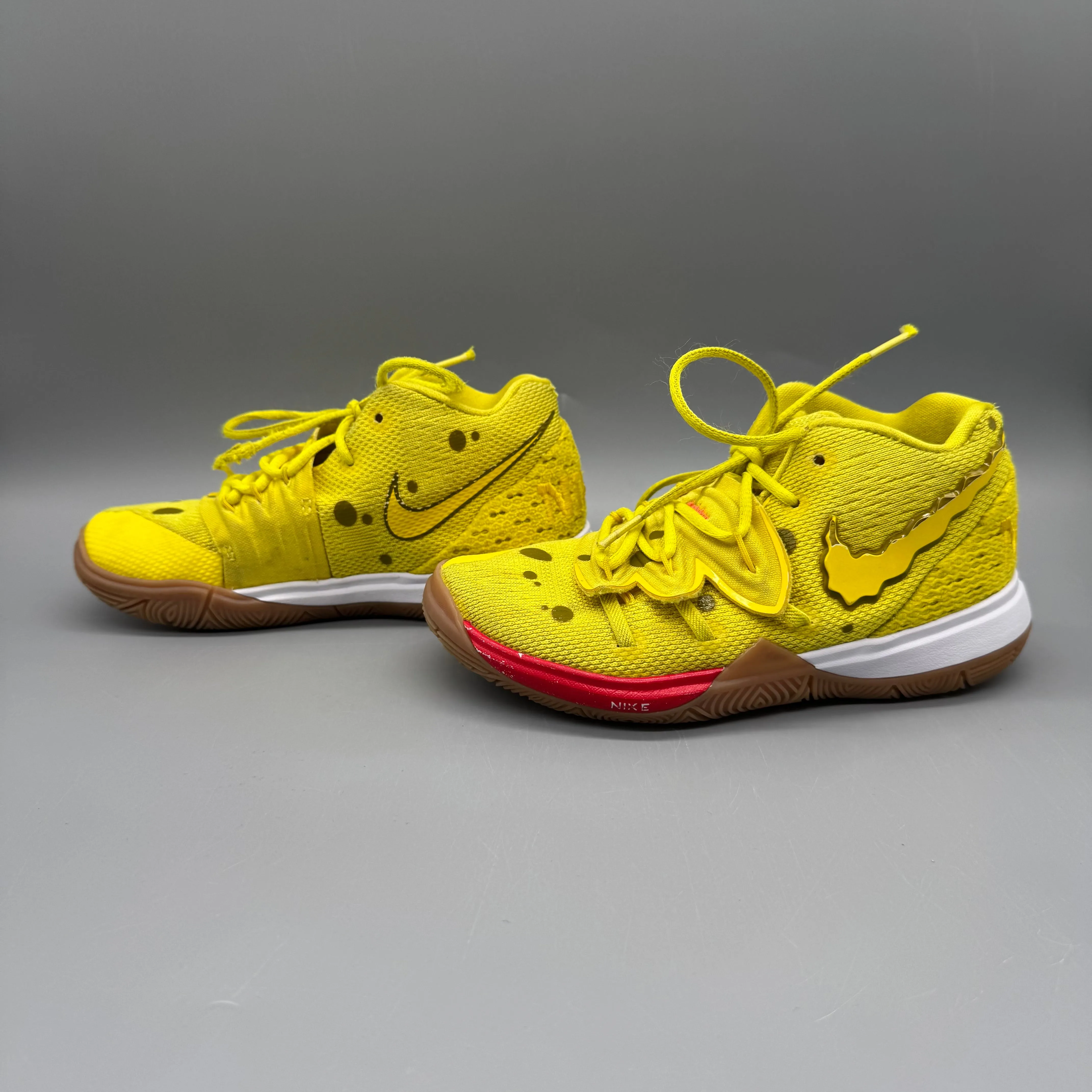 [Extremely Rare - Dead Stock] Nike / Kyrie 5 Spongebob / Running Shoes / US13 work - related features