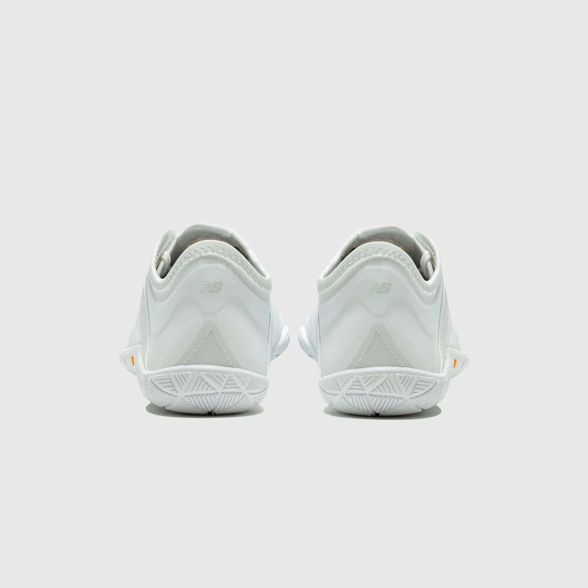 X NEW BALANCE UX200L "WHITE" Functional Fit Micro Perforated Vamp