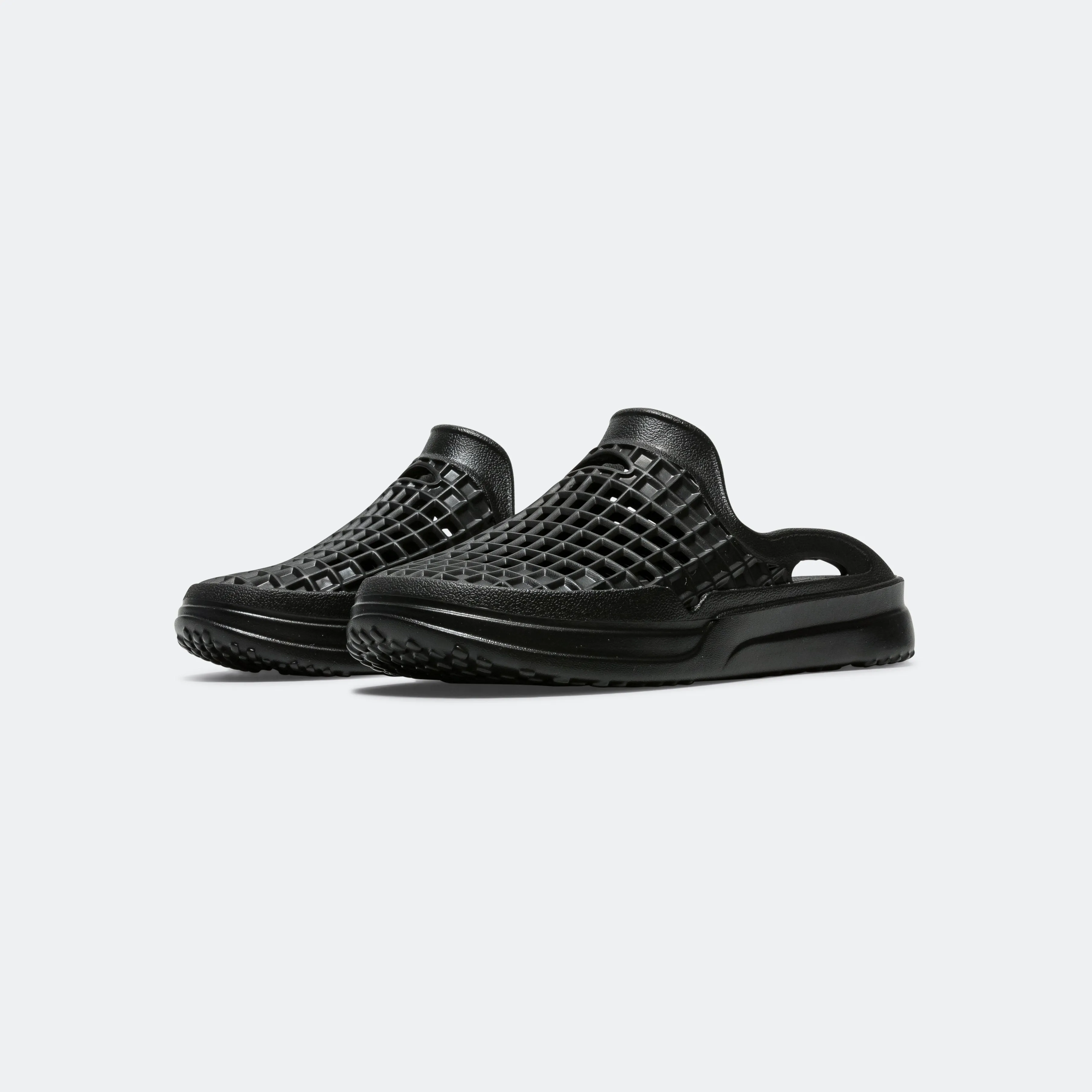 Sleek Feel Wide Straps Scenario Slide - Jet Black