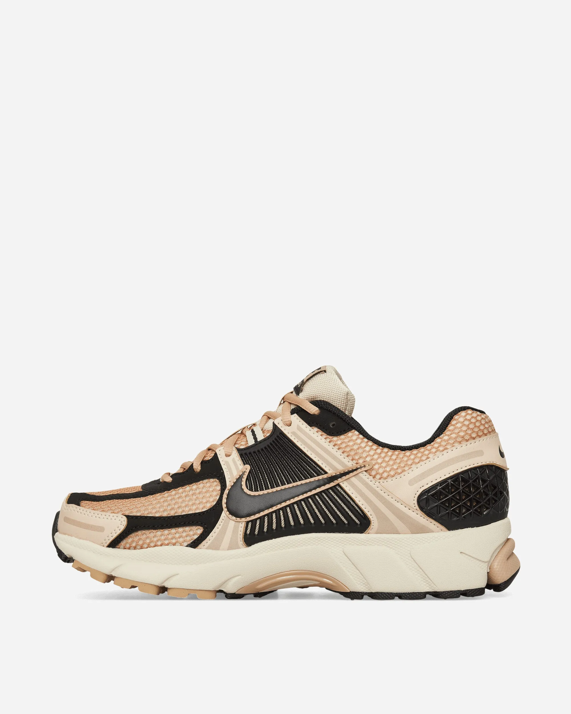 Kinetic Energy Transfer Comfortable Stretch Women's Zoom Vomero 5 Sneakers Sanddrift / Black / Hemp