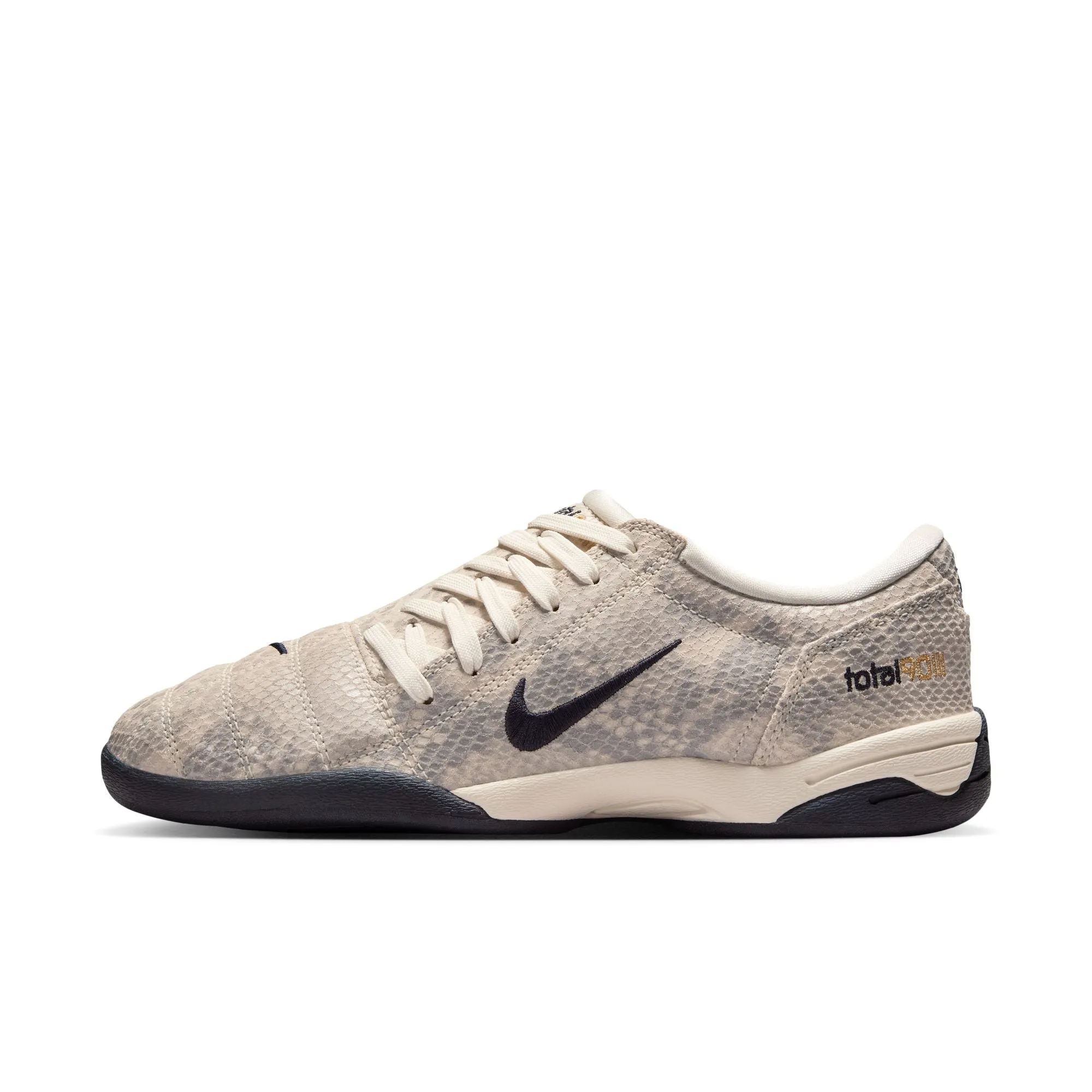 Fresh Tone Island Vibe W Nike Total 90 SE IB4204-100