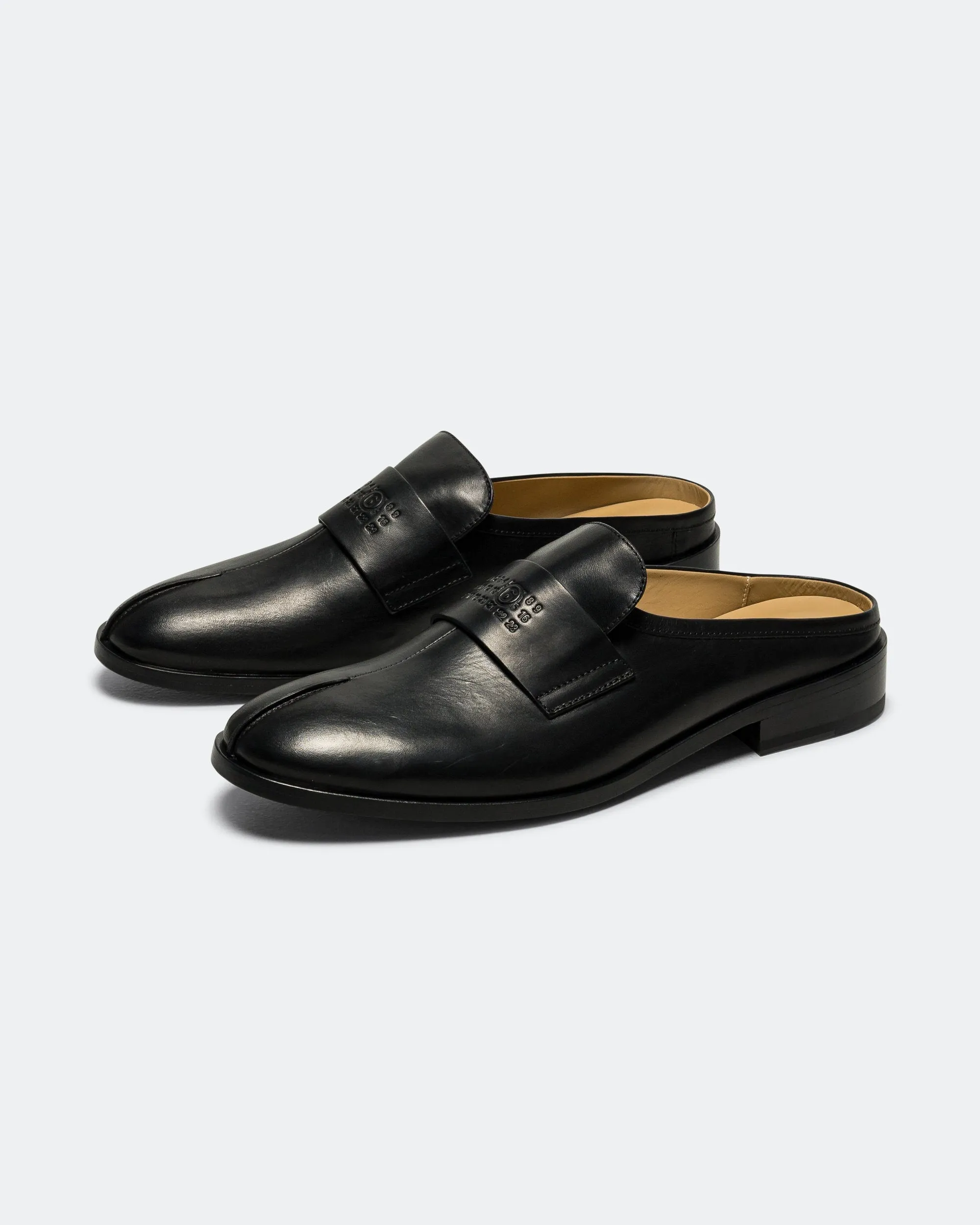 Trendy Footwear Design Shiny Leather Slipper - Black