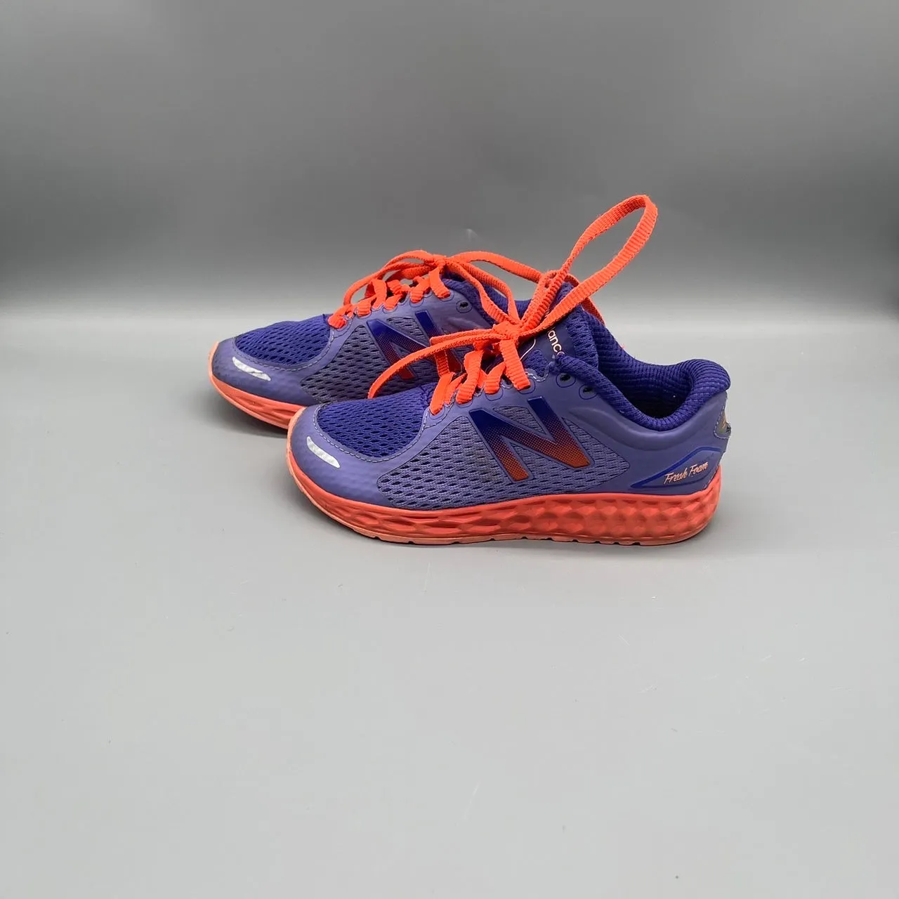 entertaining Functional Design New Balance / Fresh Foam / Runner / US11