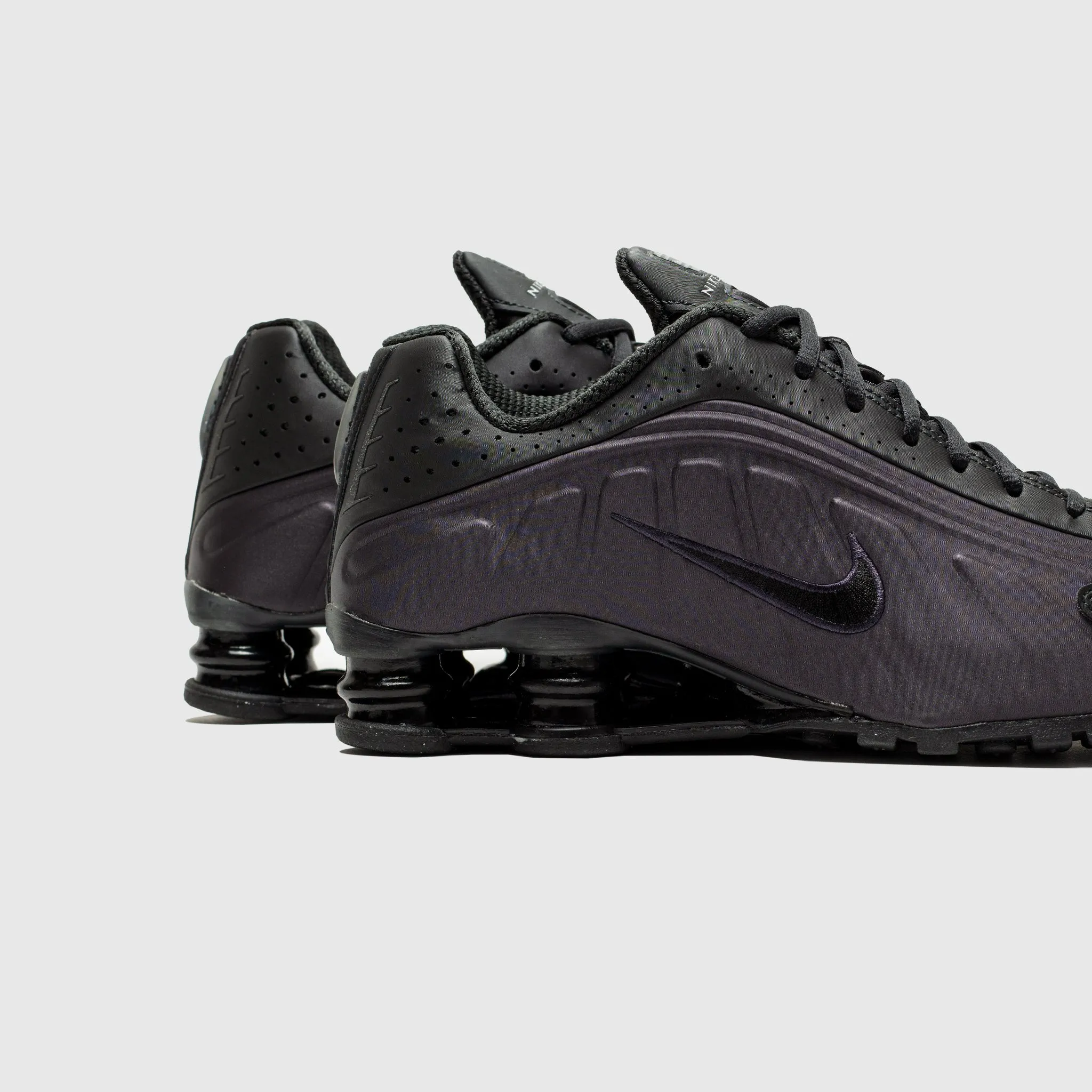 SHOX R4 "CAVE PURPLE" Durable outsole