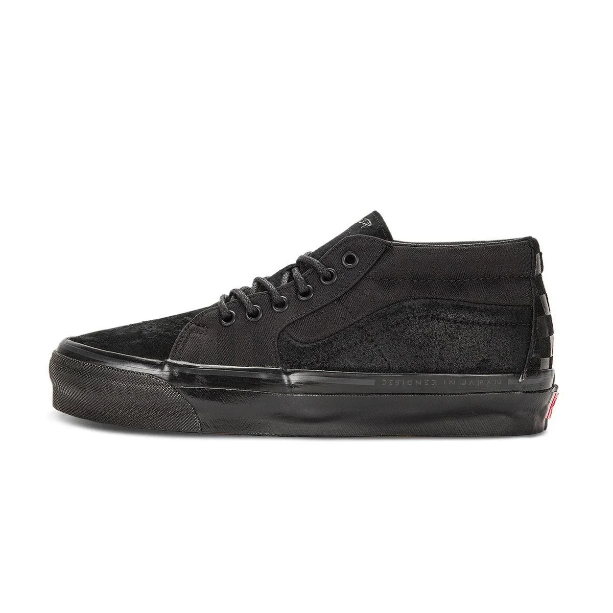 Flattering Fit line Sk8-Mid Reissue 83 MG LX TDC 'Black'