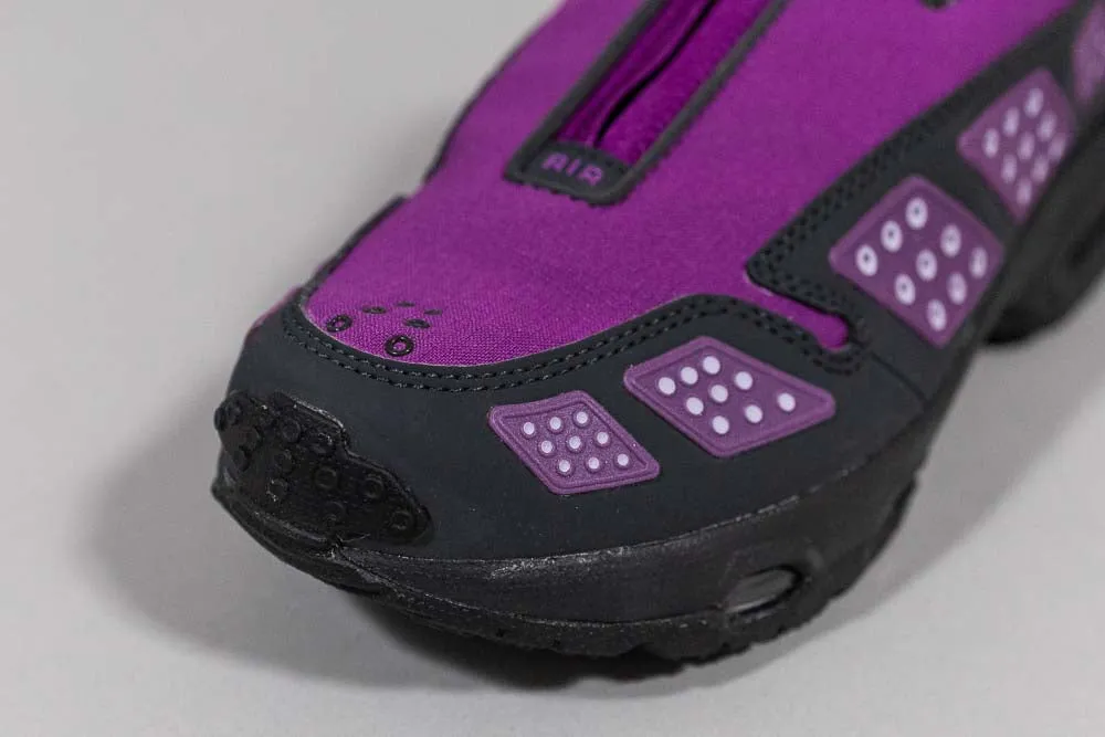 track - worthy Work Shoes Women's Nike Air Max SNDR GORE-TEX 'Bold Berry'