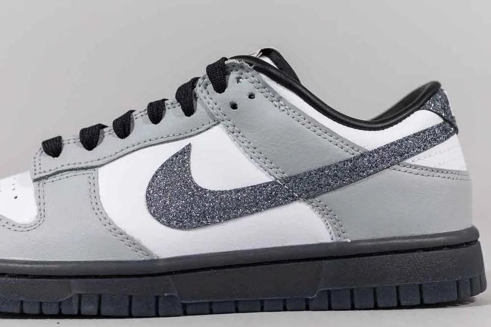 Guard Step Women's Nike Dunk Low LX 'Light Smoke Grey'