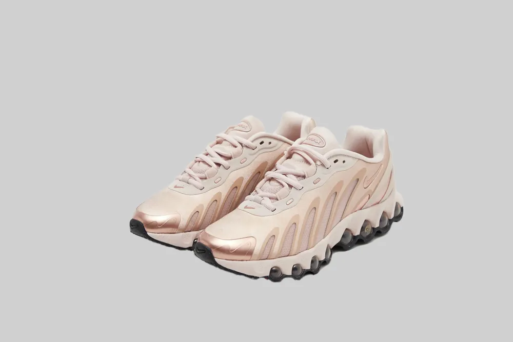 hybrid - material shoes Women's Nike Air Max Dn8 'Metallic Red Bronze'