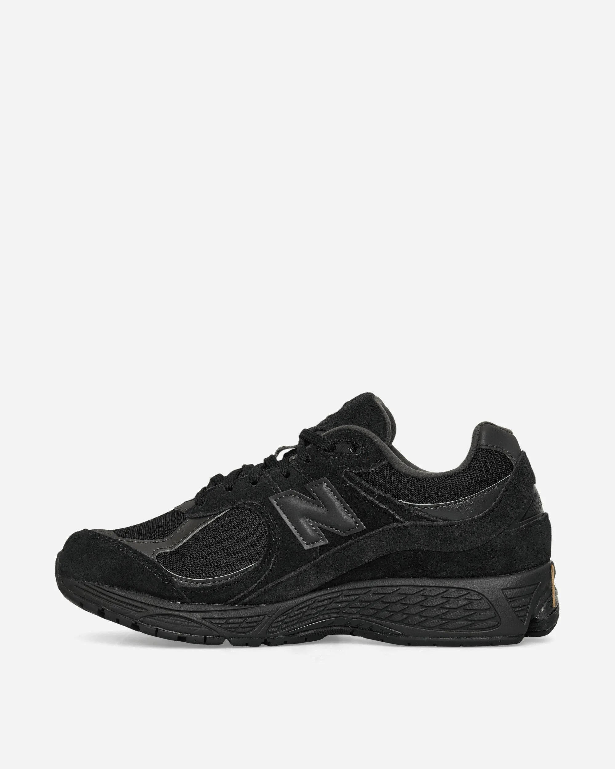 2002R Sneakers Black / Black Cement Hexagonal Tread Pattern