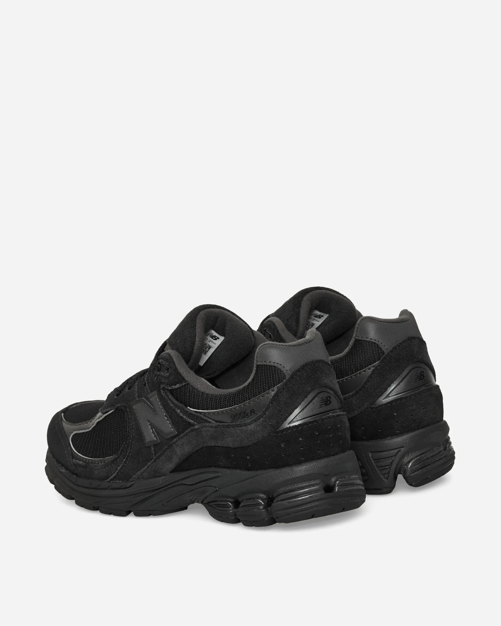 2002R Sneakers Black / Black Cement High Cushioning Airflow Circulation Channels