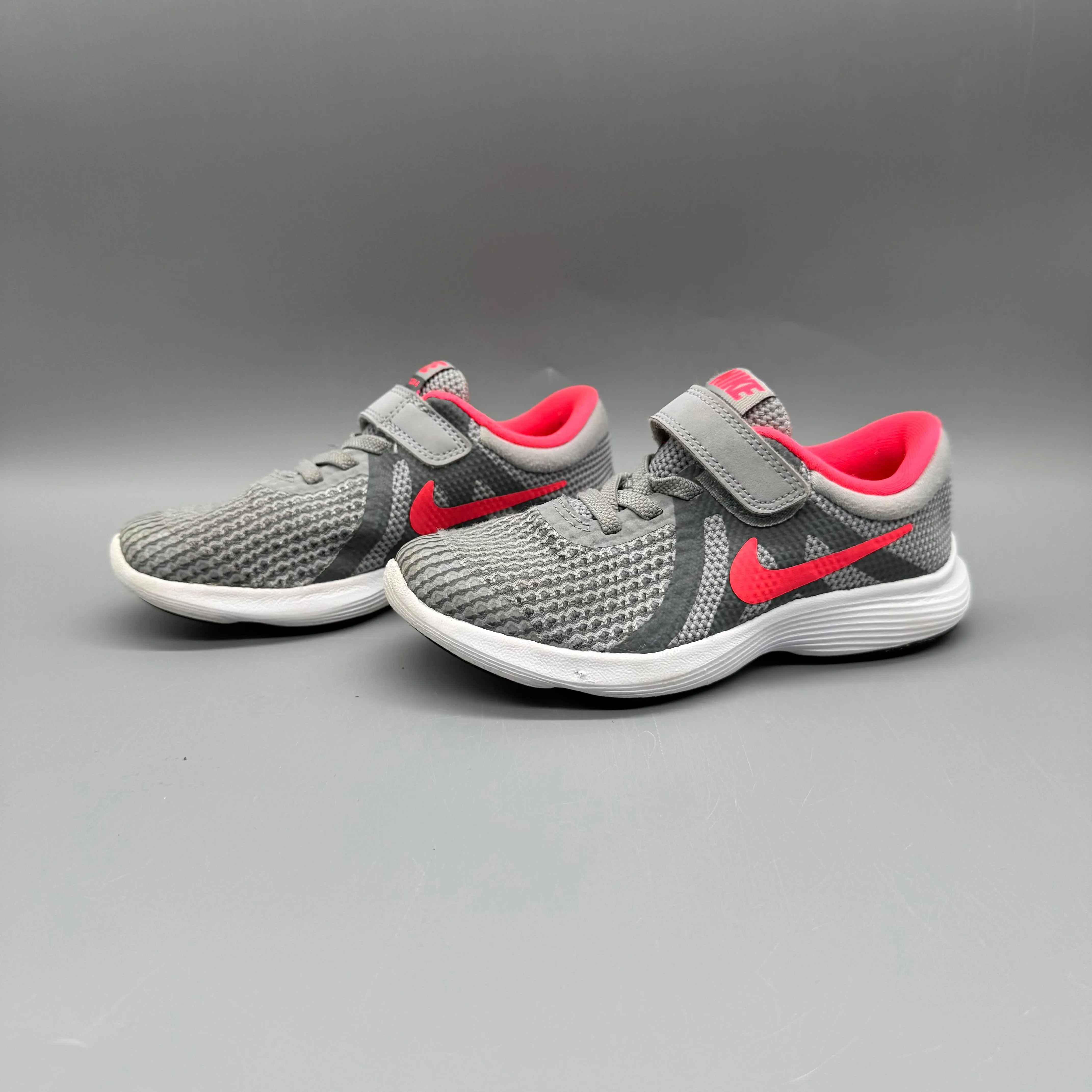 spring shoe collections athlete - style Nike / Revolution 4 / Running Shoes / US11