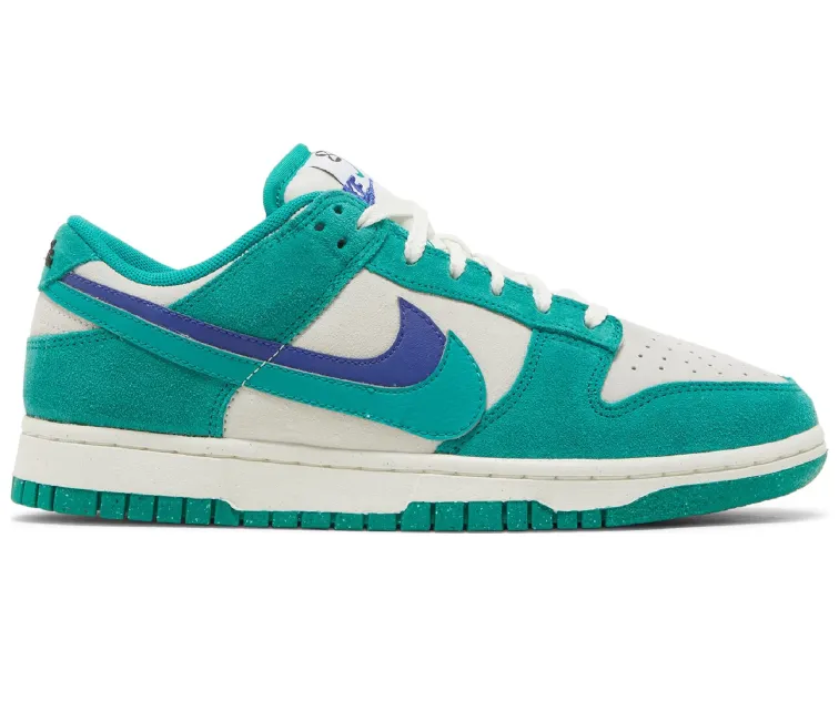 Rocker sole geometry Women's Nike Dunk Low SE (Neptune Green)