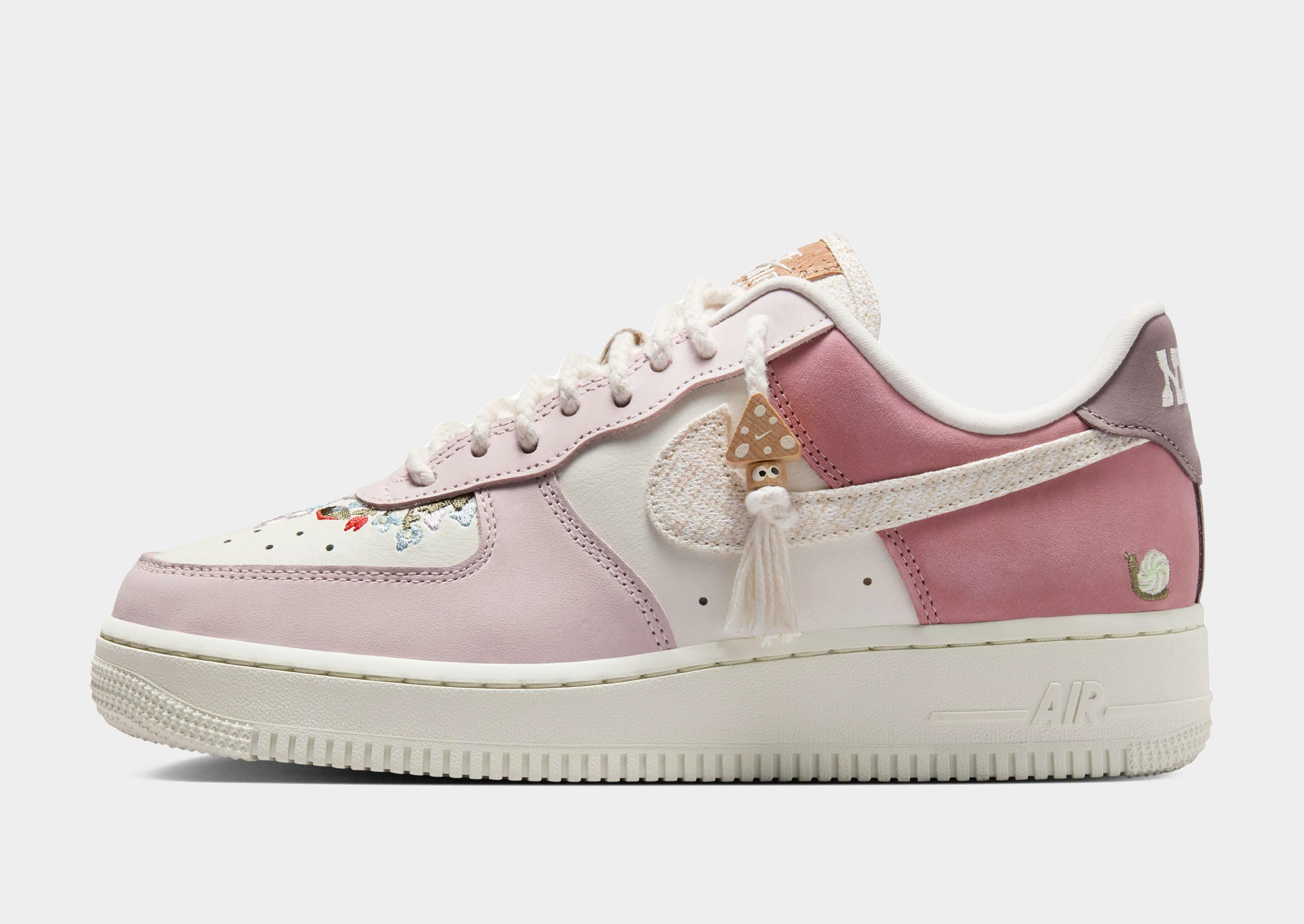 Air Force 1 '07 LX Women's Roll Guard Heel Counter