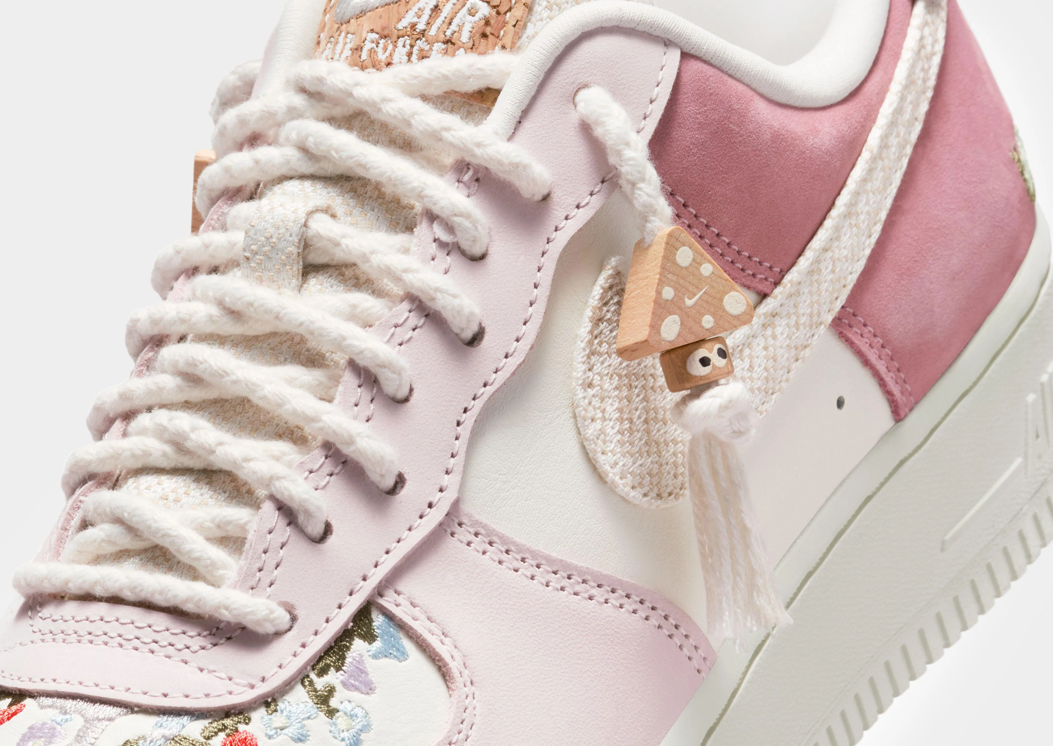 Elasticized School Play Air Force 1 '07 LX Women's