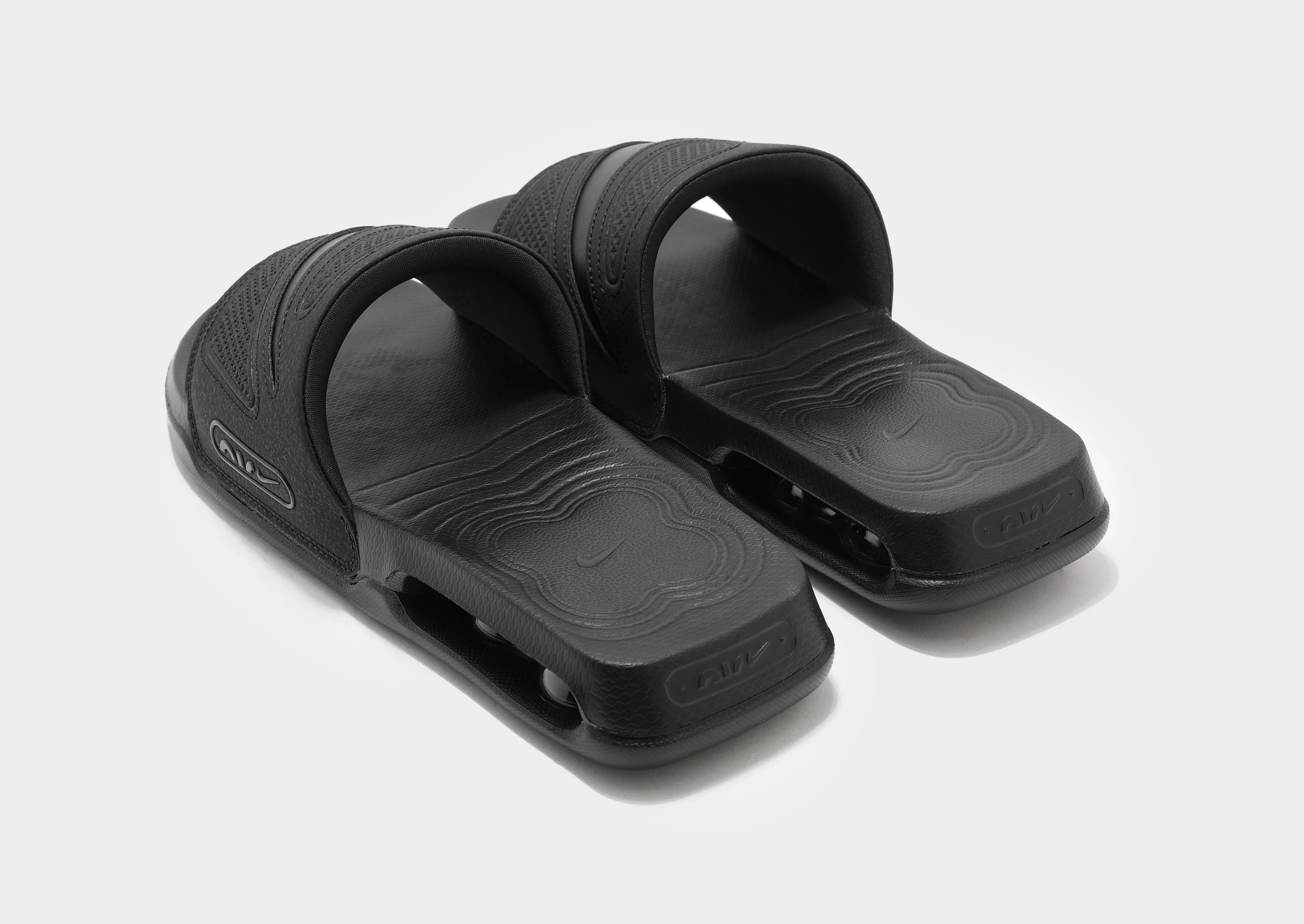 running in a 5K shoes Air Max Cirro Slides