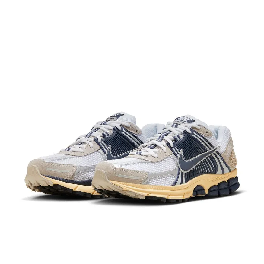 Supportive Core Office Workers Gloss Finish M Nike Zoom Vomero 5 HF4259-100