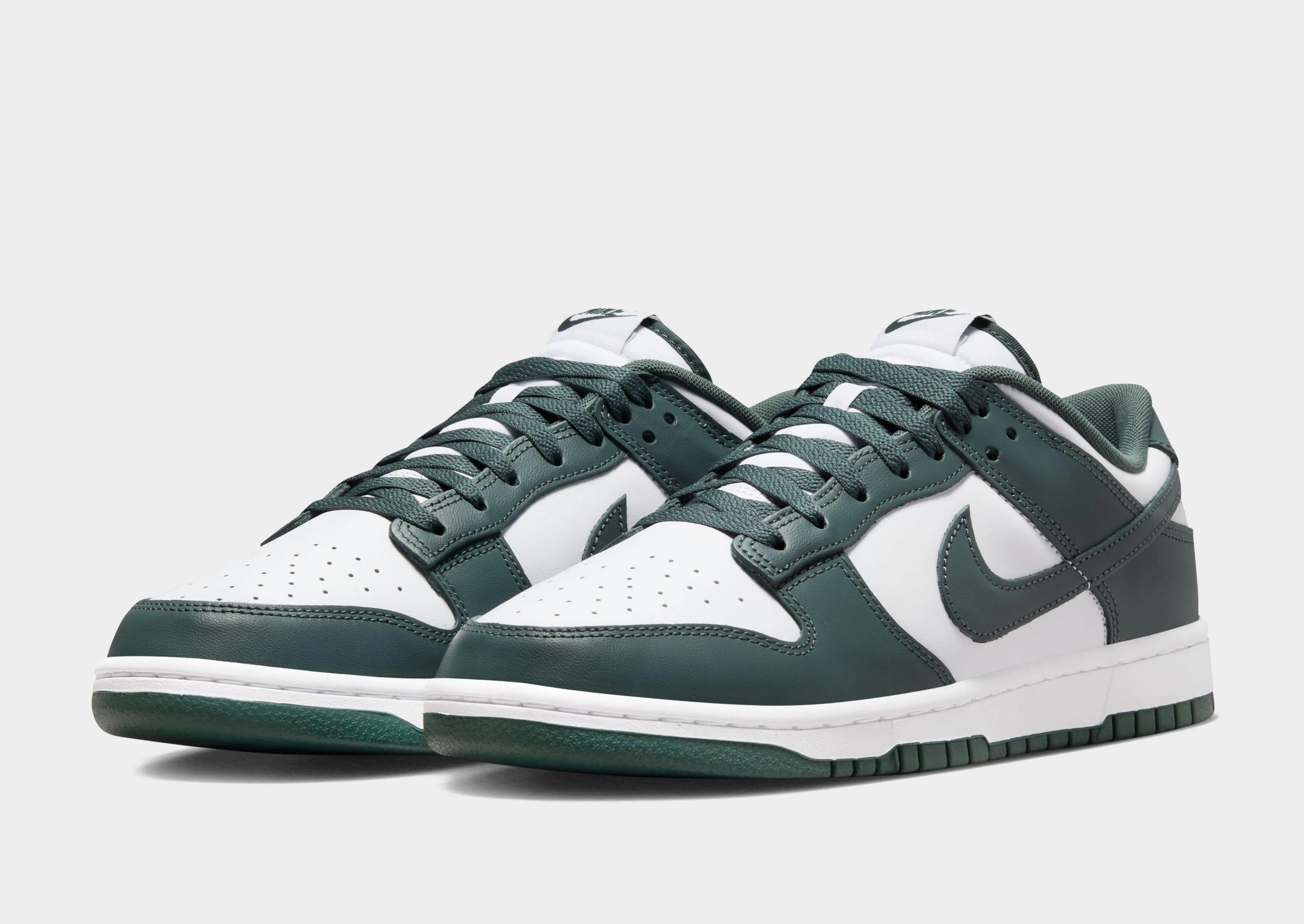 Dunk Low Retro Walk Routine Round Edge