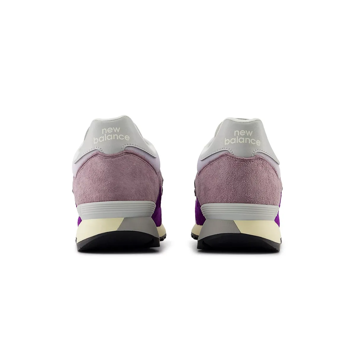 475 'Concord Grape' Contemporary ease Shock-absorbent flexibility