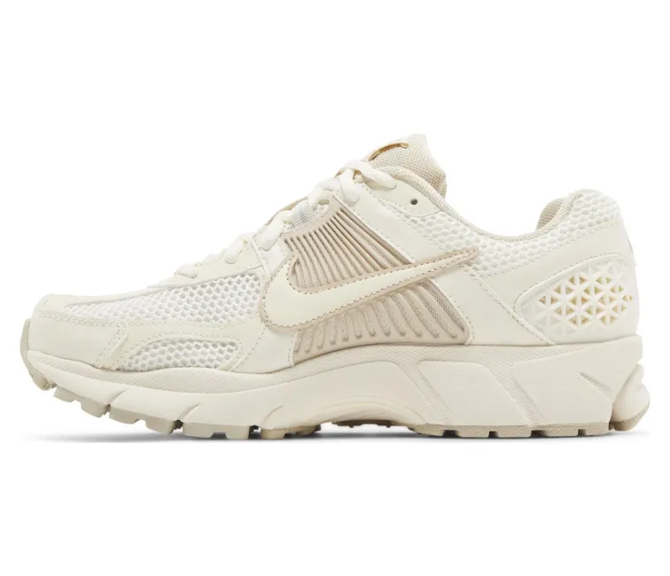 Easy To Clean Rubber Toe Guard Women's Nike Zoom Vomero 5 (Pale Ivory)