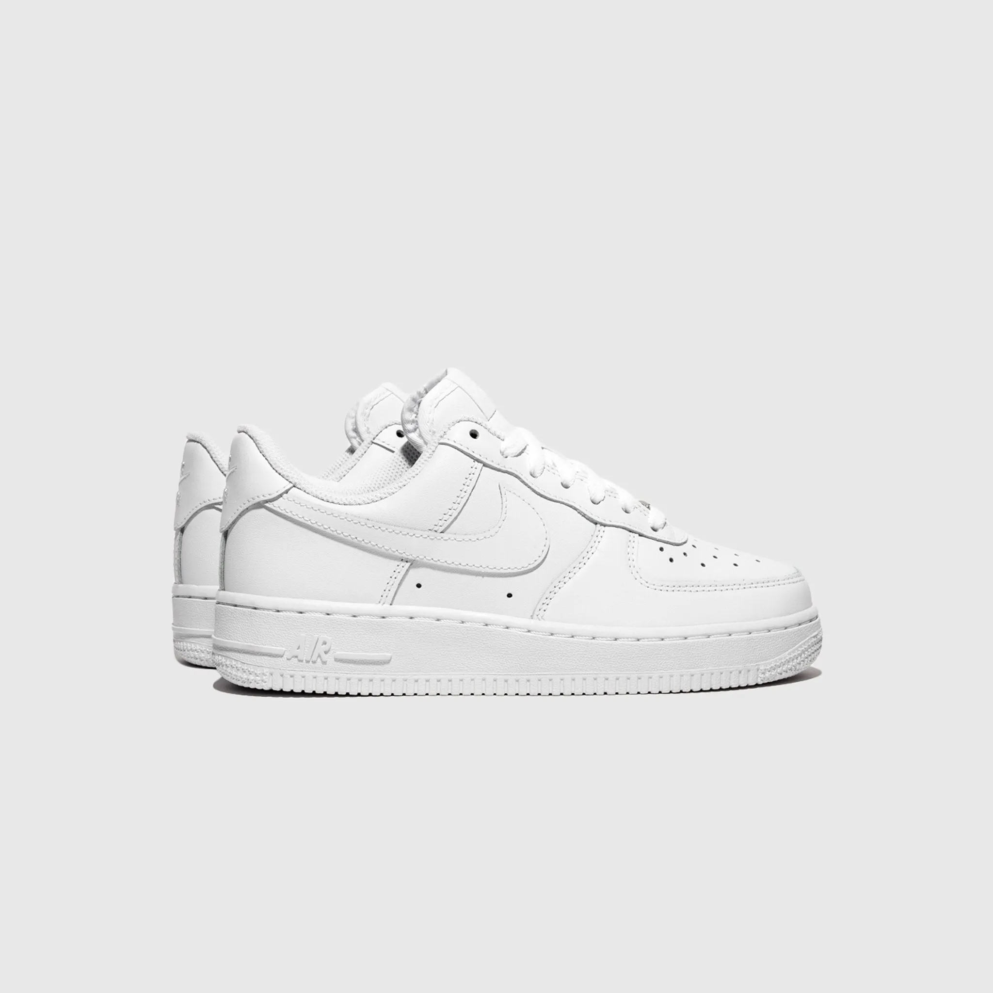 Premium cushioning AIR FORCE 1 '07 "TRIPLE WHITE"