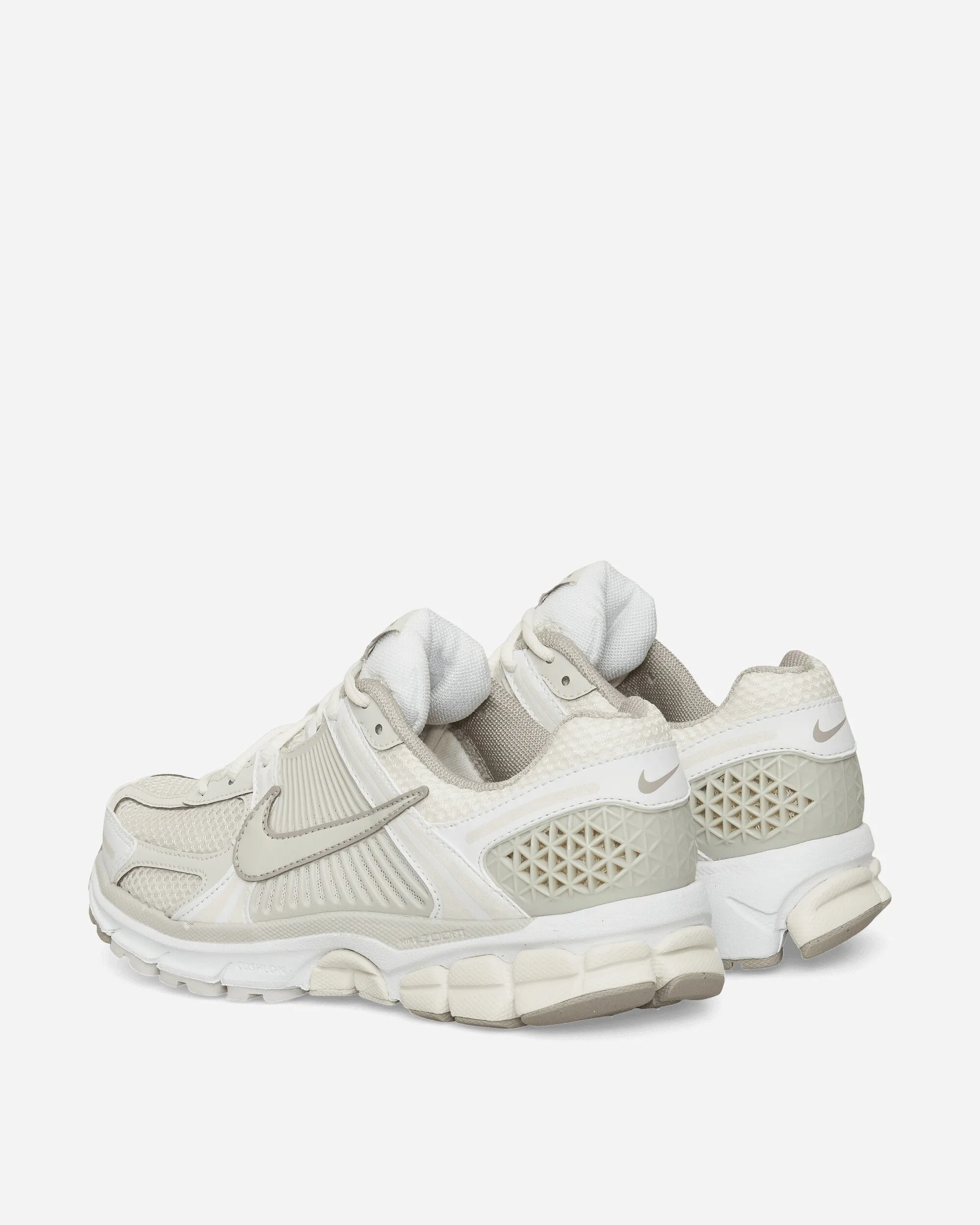 Women's Zoom Vomero 5 Sneakers White / Phantom Torsional Rigidity Ultra Cushioned Midsole