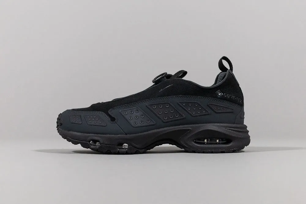 Women's Nike Air Max SNDR GORE-TEX 'Black and Dark Smoke Grey' synthetic sole shoes