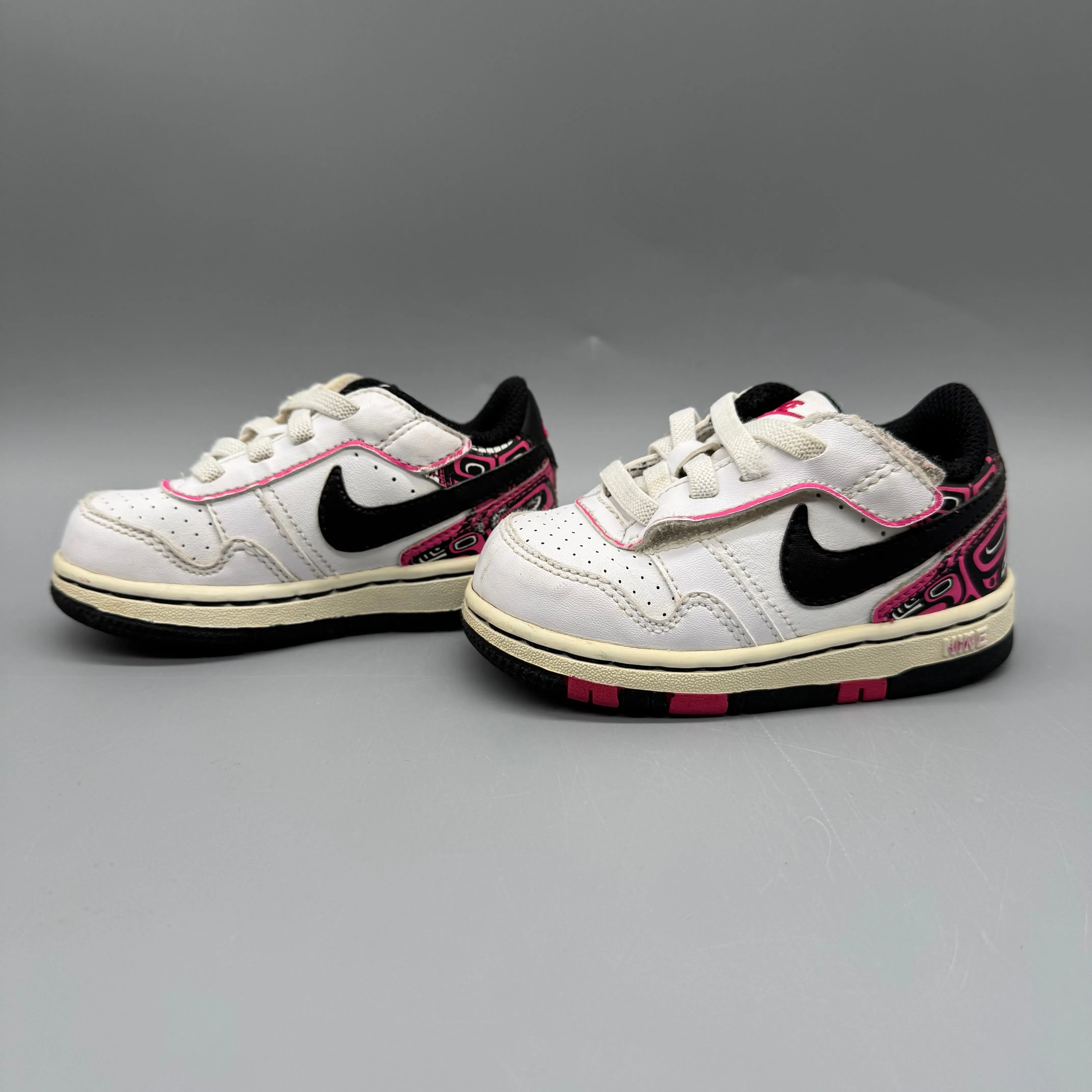 Nike / Running Shoes / US5 suitable for formal wear Dress Shoes