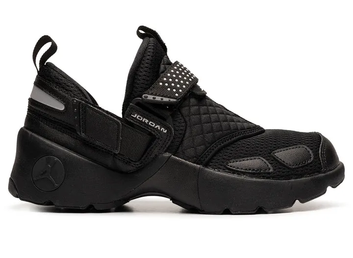 Women's Jordan Trunner LX graduation left - foot