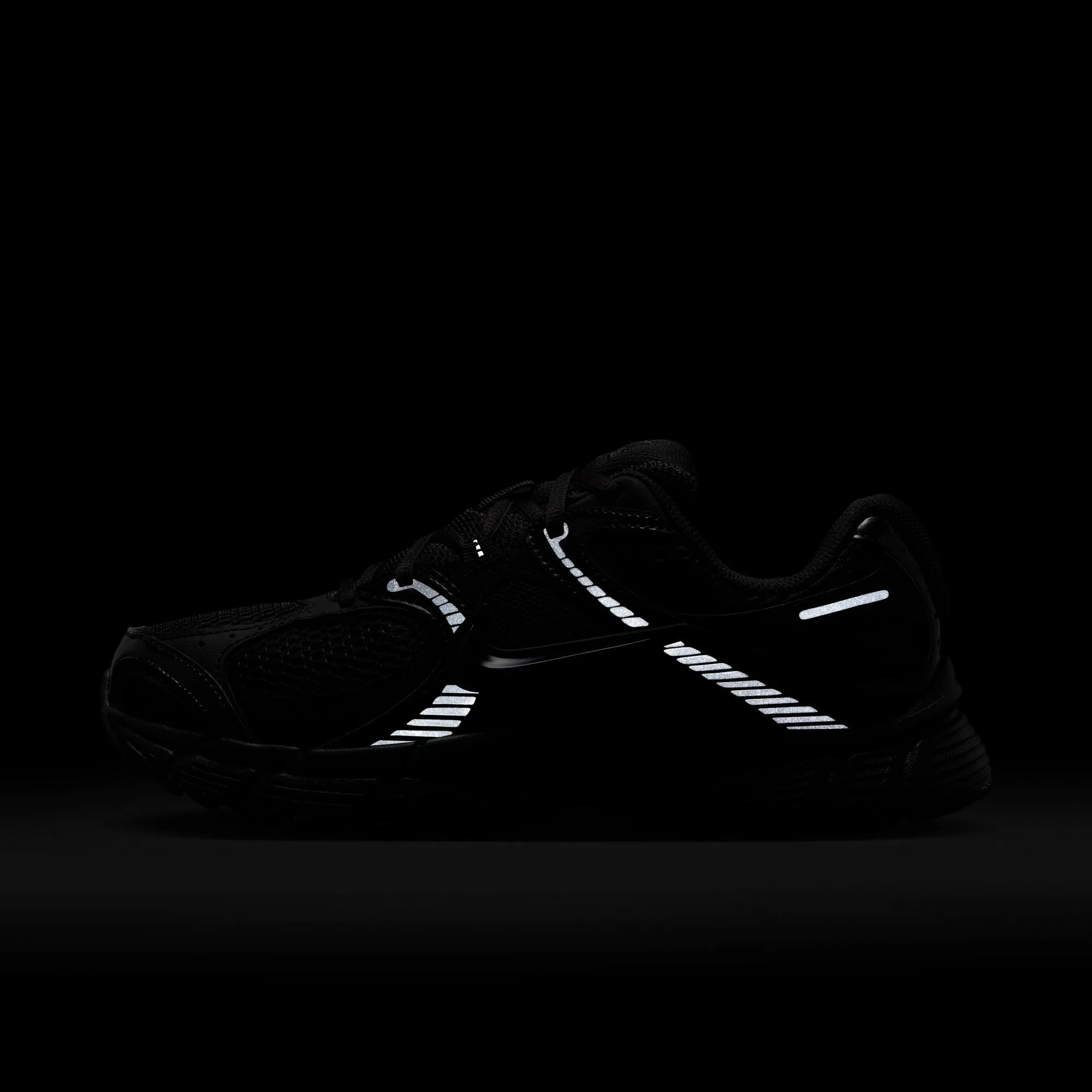 Dad Style Slip Safe Nike V5 RNR HQ7901-001