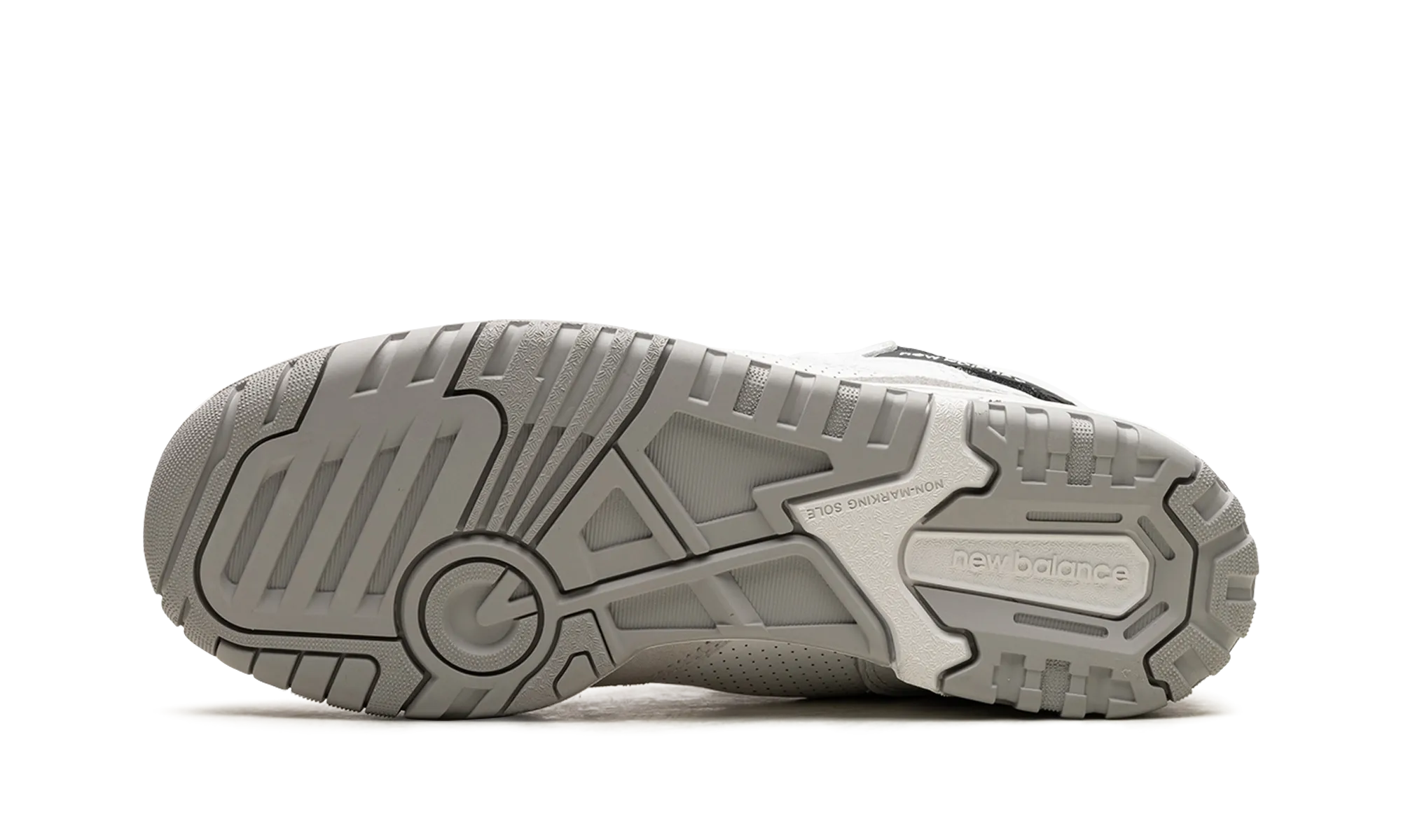 running in dry conditions running in a monorail station area shoes 650 "Angora Pack - Black"