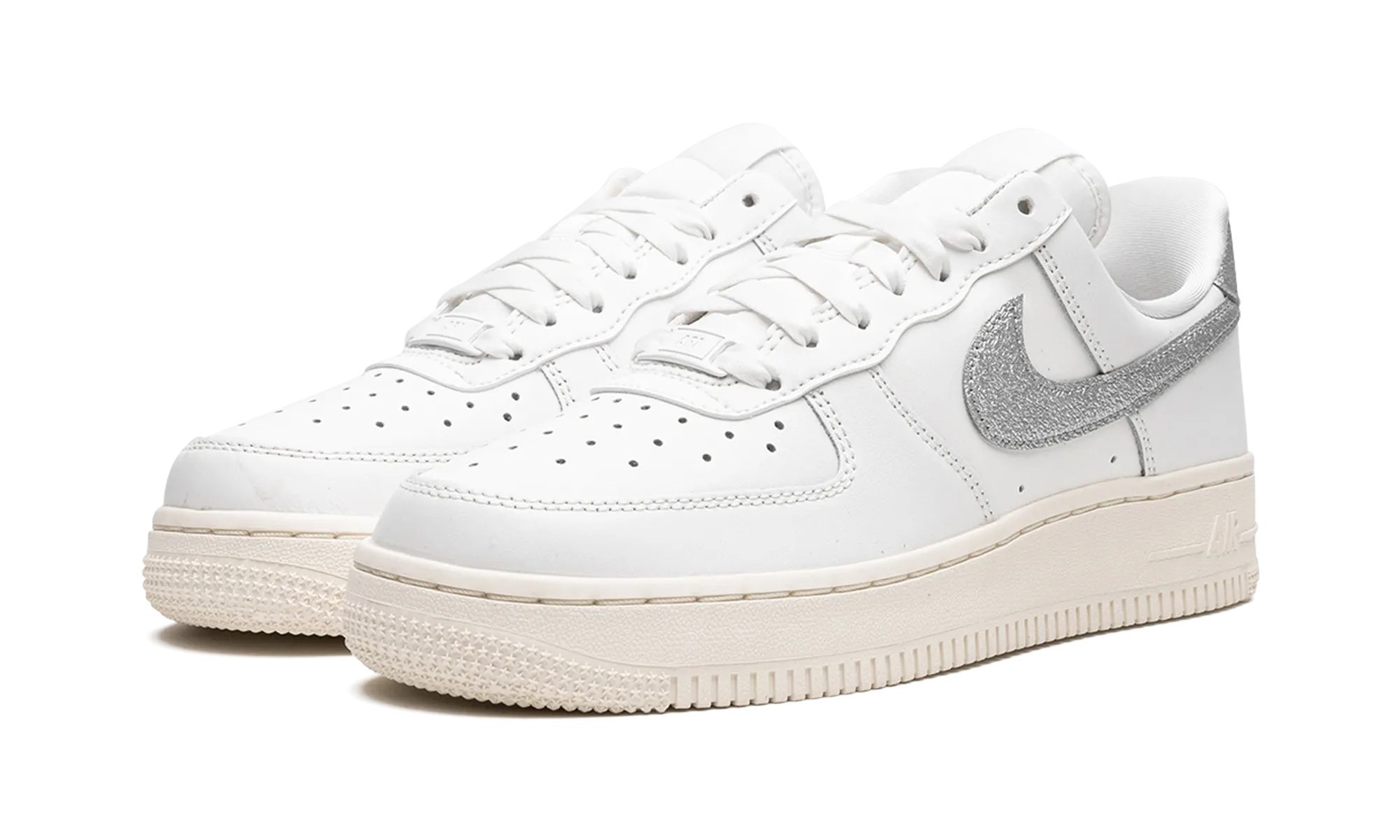 AIR FORCE 1 '07 MNS WMNS "Summit White Sail White Metallic Silver" City Wear