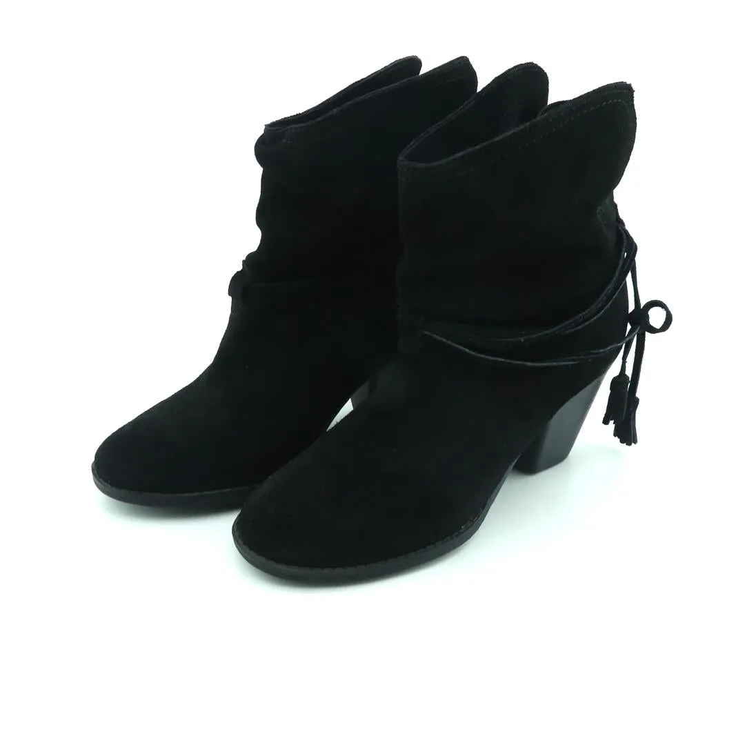 Minimal Edge Stunning Style MIA DANI