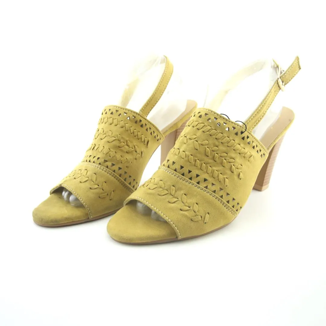 Flexible Casual Comfort MATERIAL GIRL .