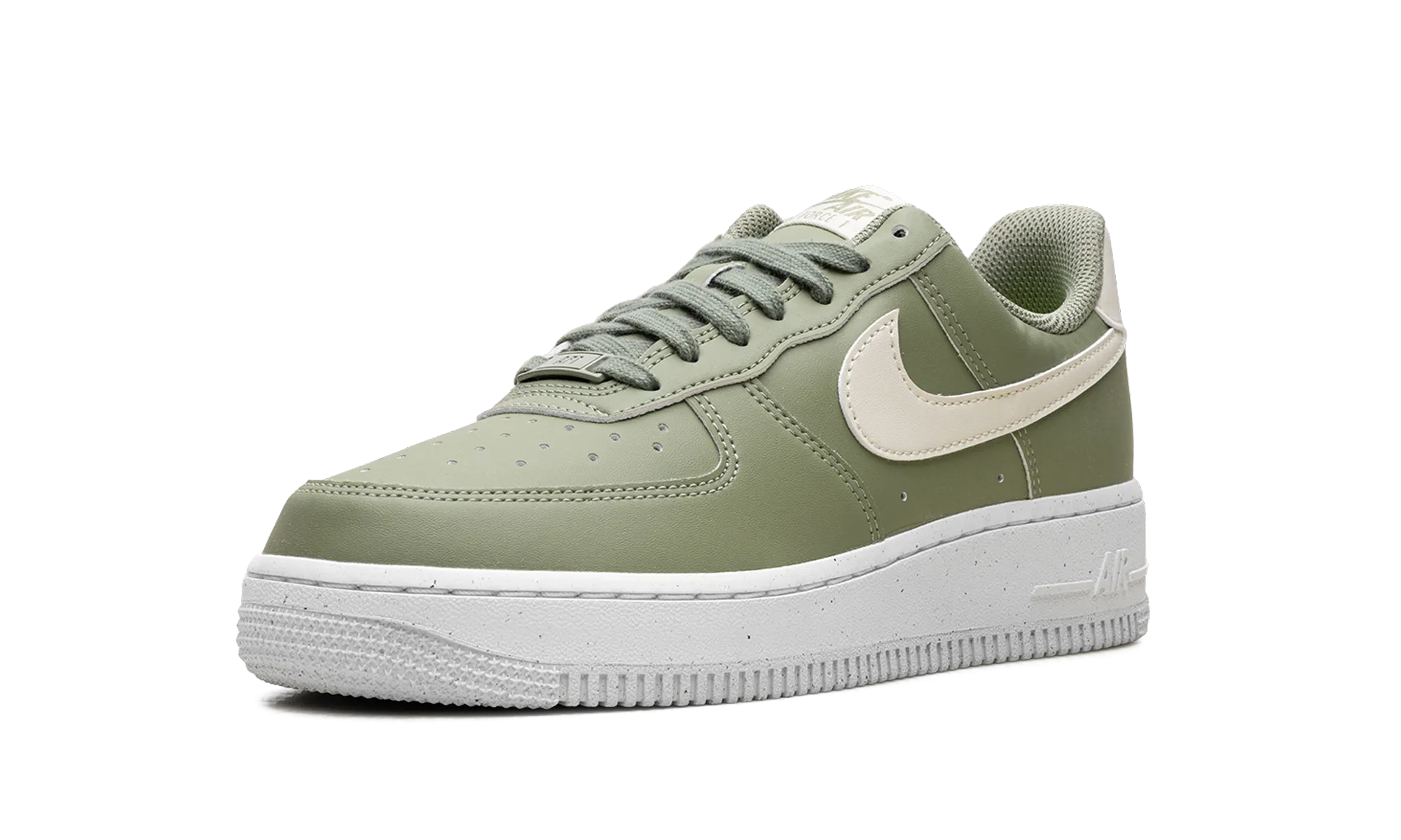 Air Force 1 '07 Next Nature WMNS "Oil Green" Lightweight Midsole Geometry Sustainable Stitching