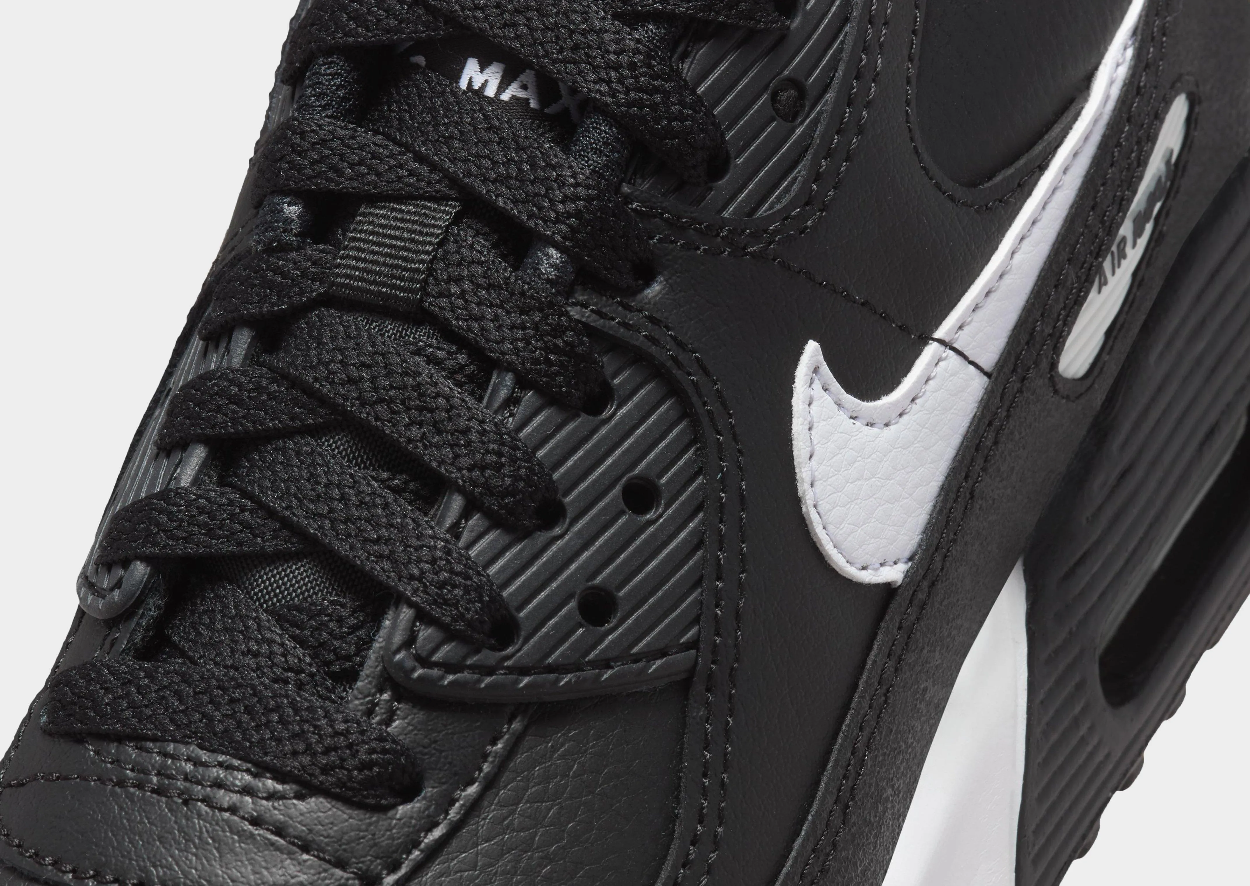 Air Max 90 Junior's running for a sense of accomplishment