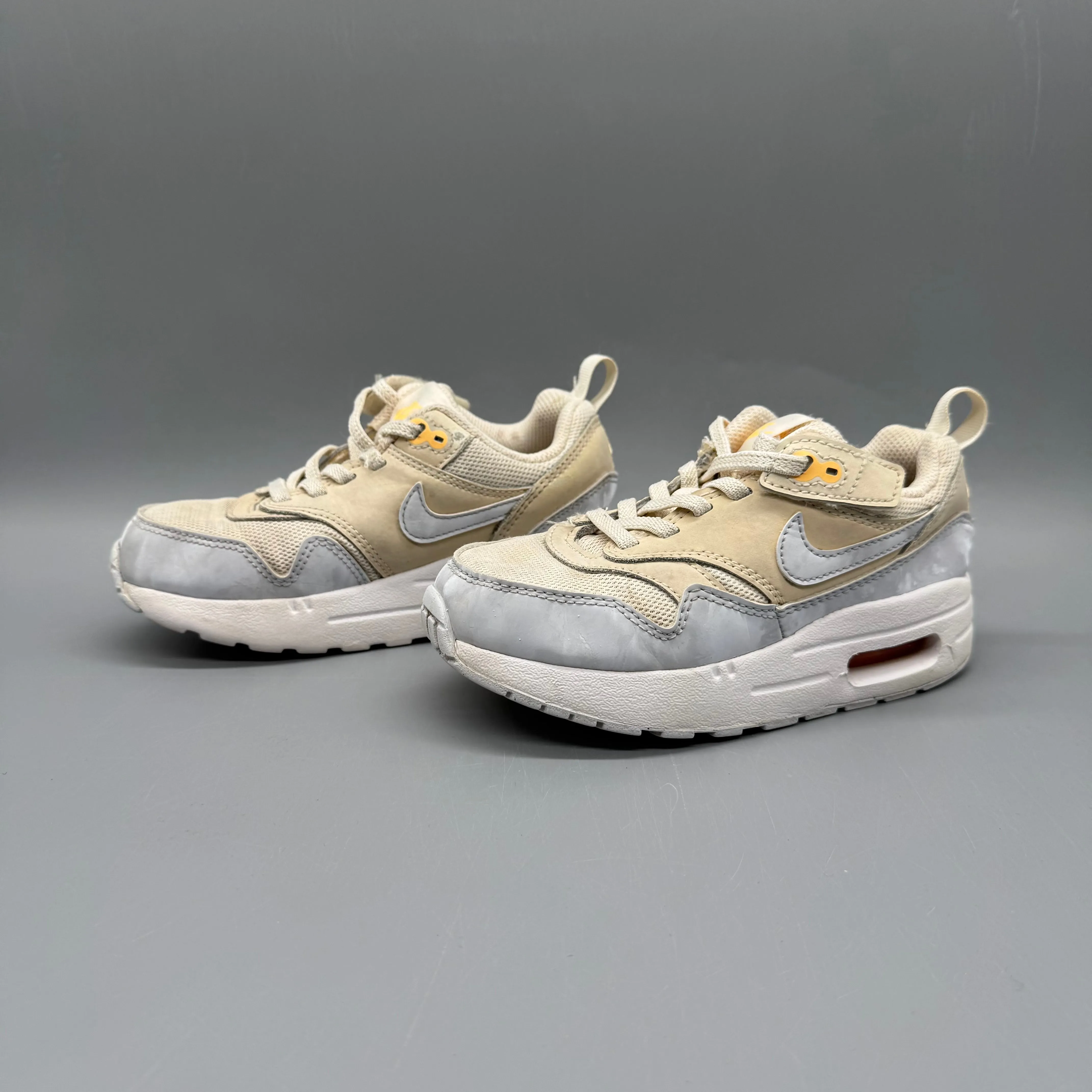 junior Nike / Running Shoes / US11