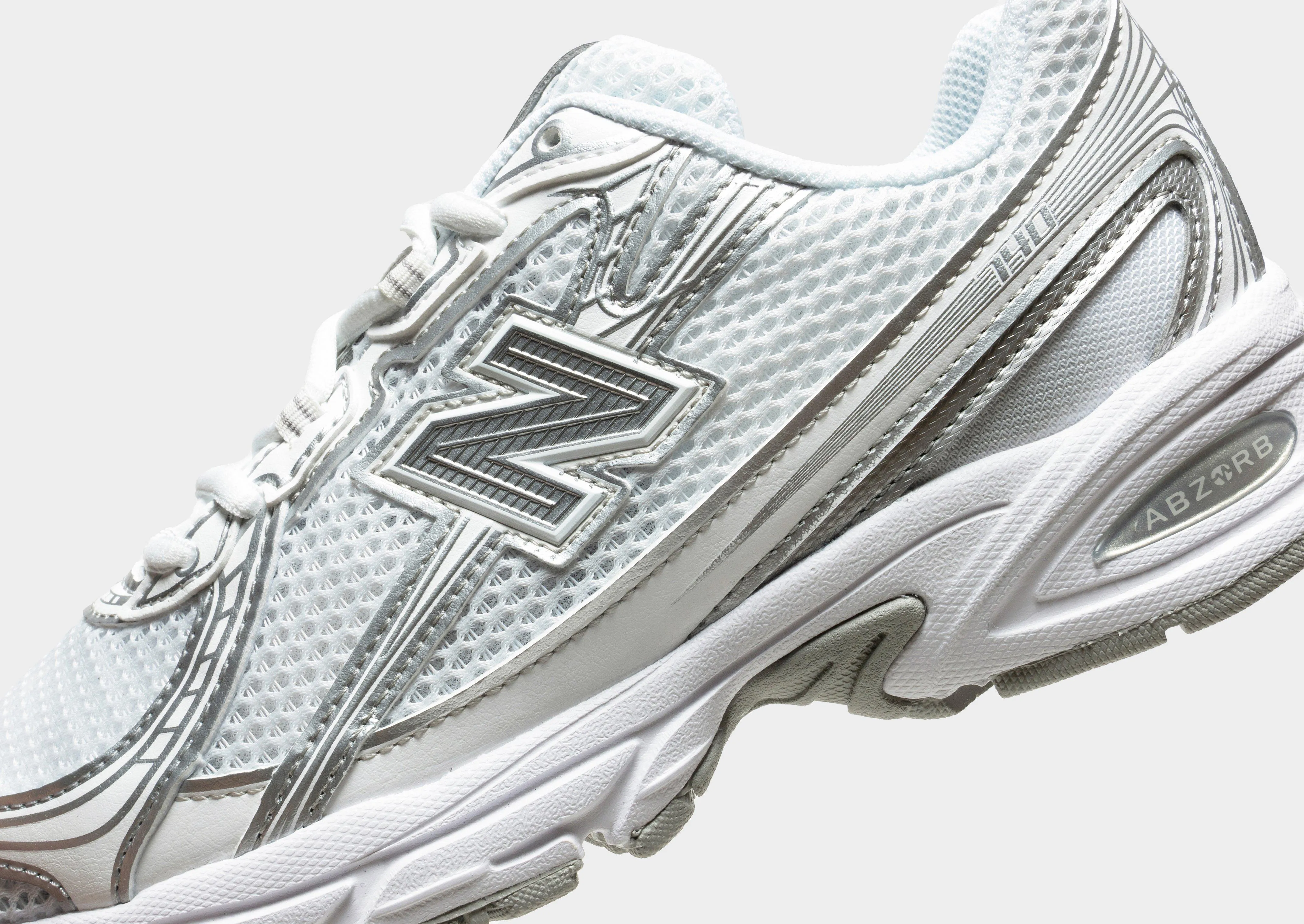 kids' sports shoes 740 Women's