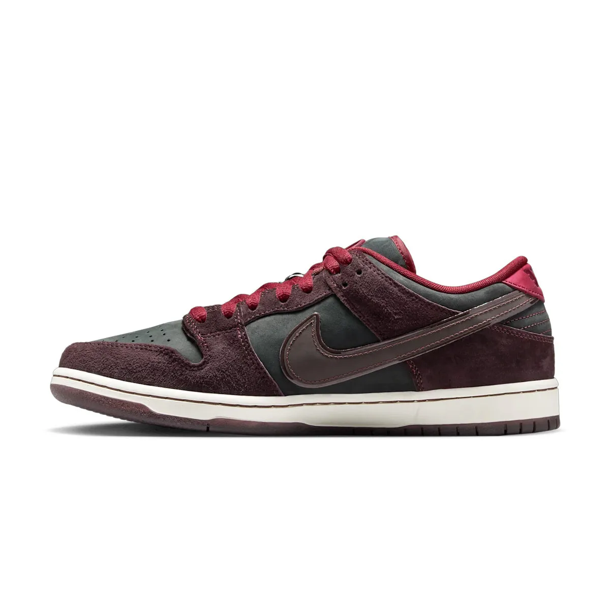 Useful matching   Riot Skate Shop SB Dunk Low 'Mahogany'