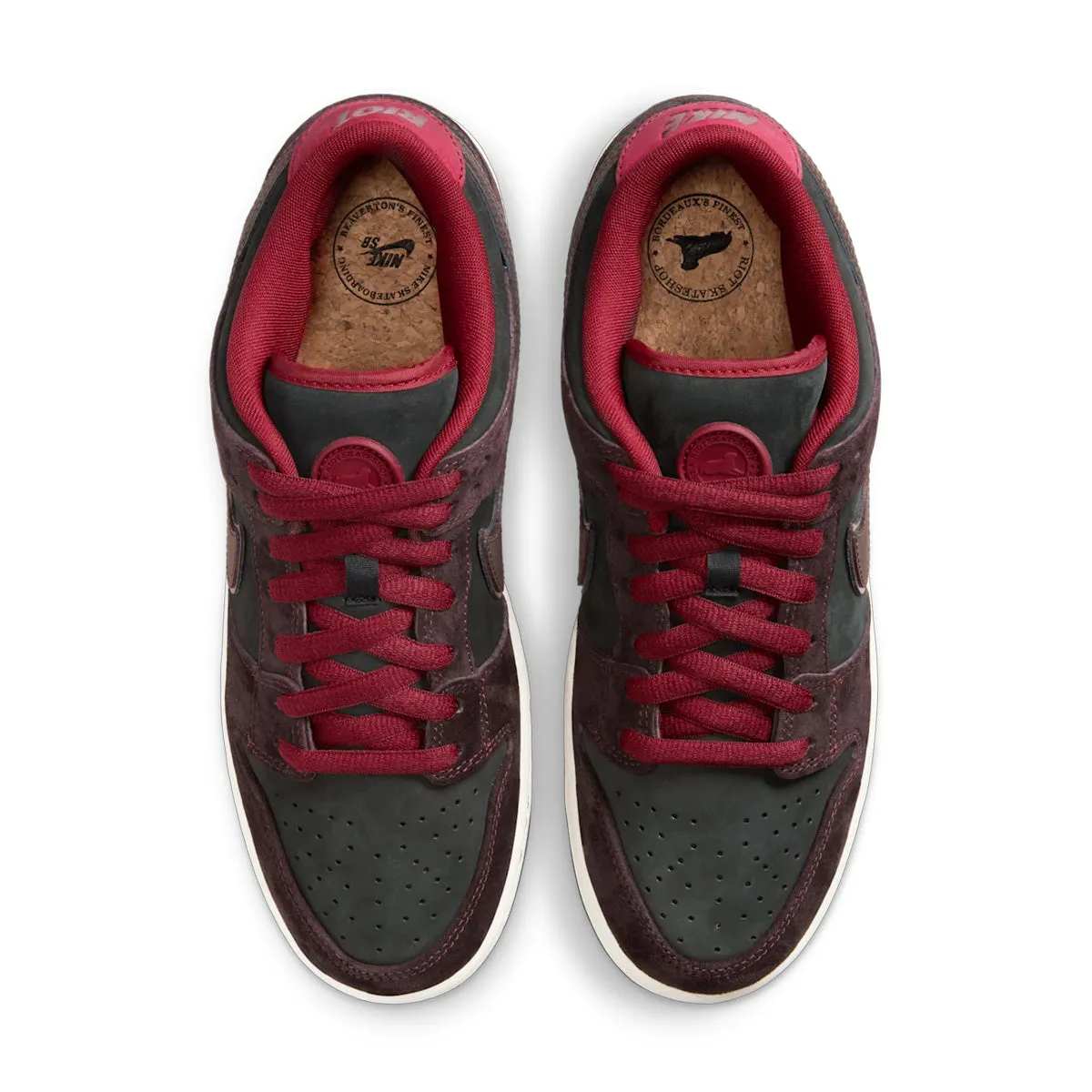  Riot Skate Shop SB Dunk Low 'Mahogany' Trend-setting comfort