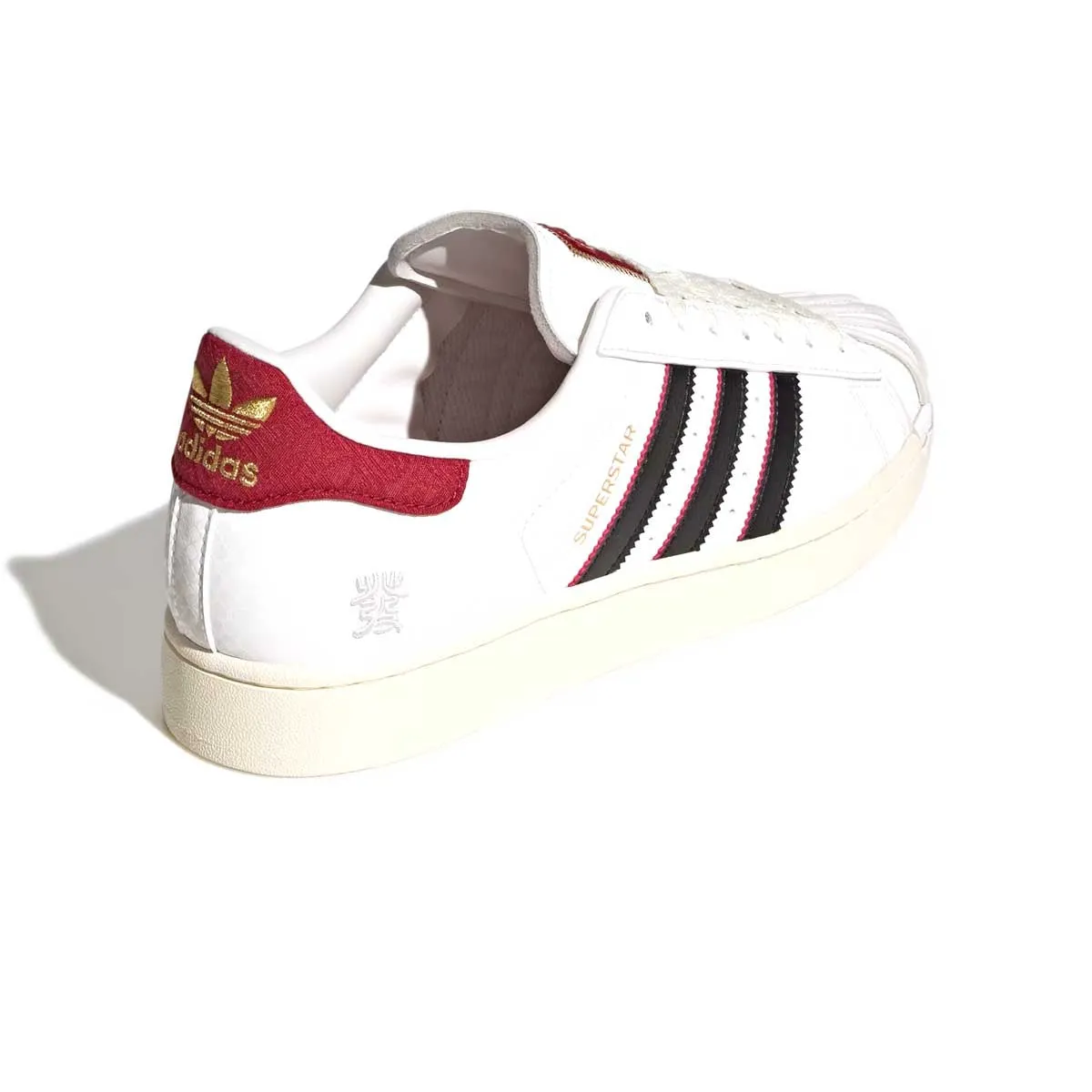 Superstar 'Year of the Snake' walkers Indoor