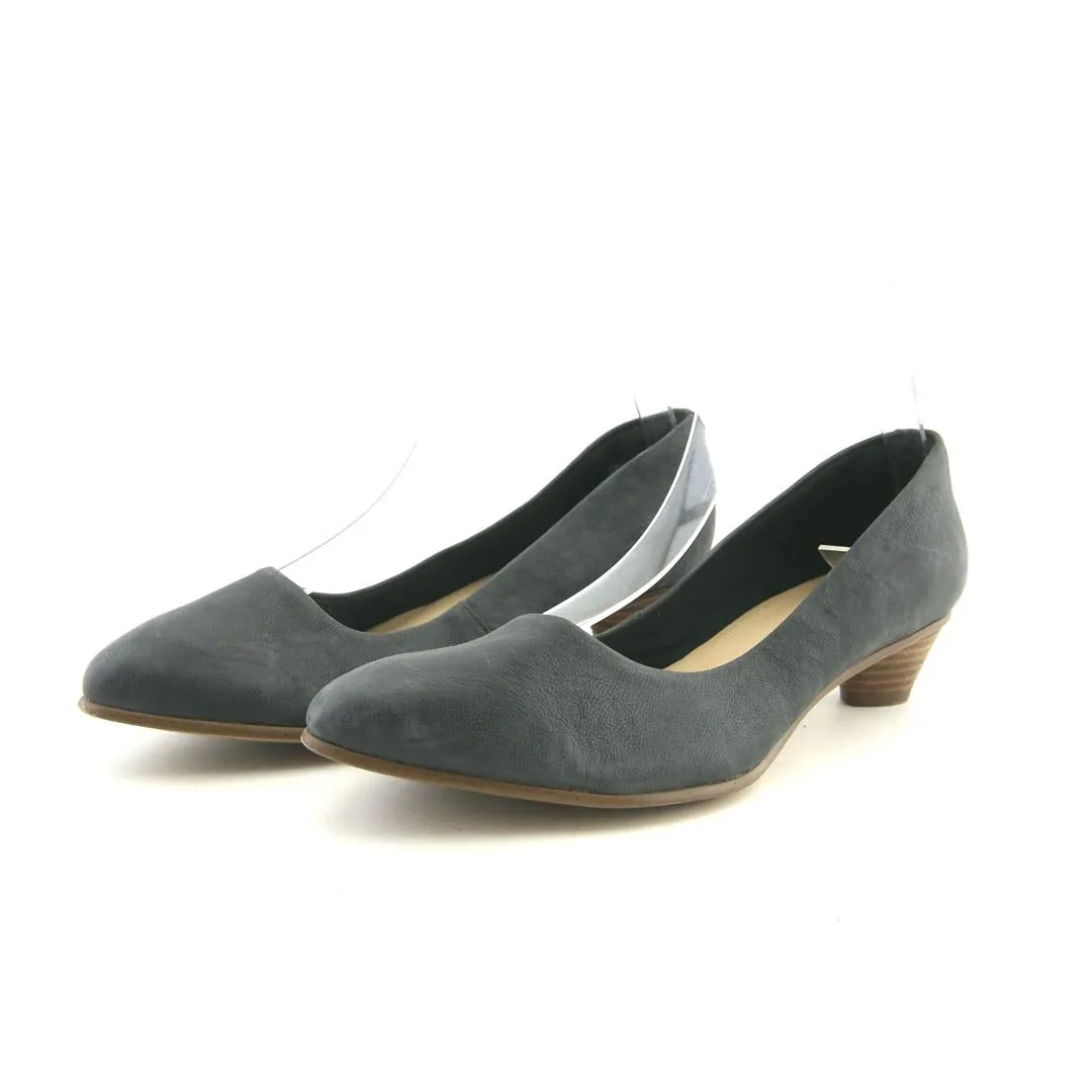 Modern Edge Event Proof CLARKS CUSION