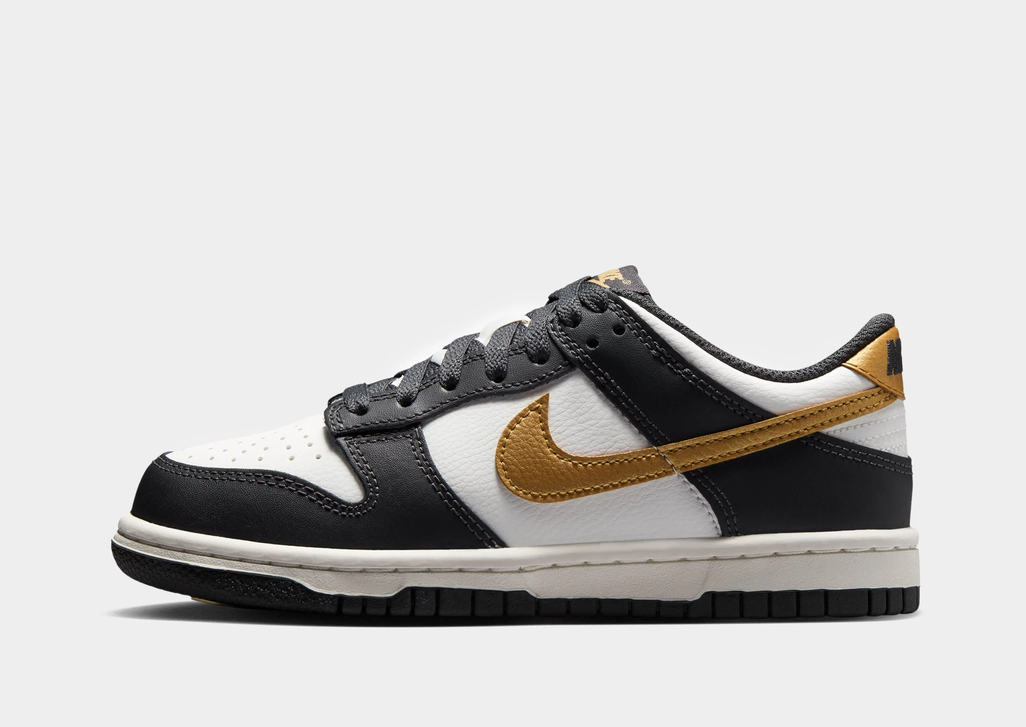 Dunk Low Junior's Chic Mood
